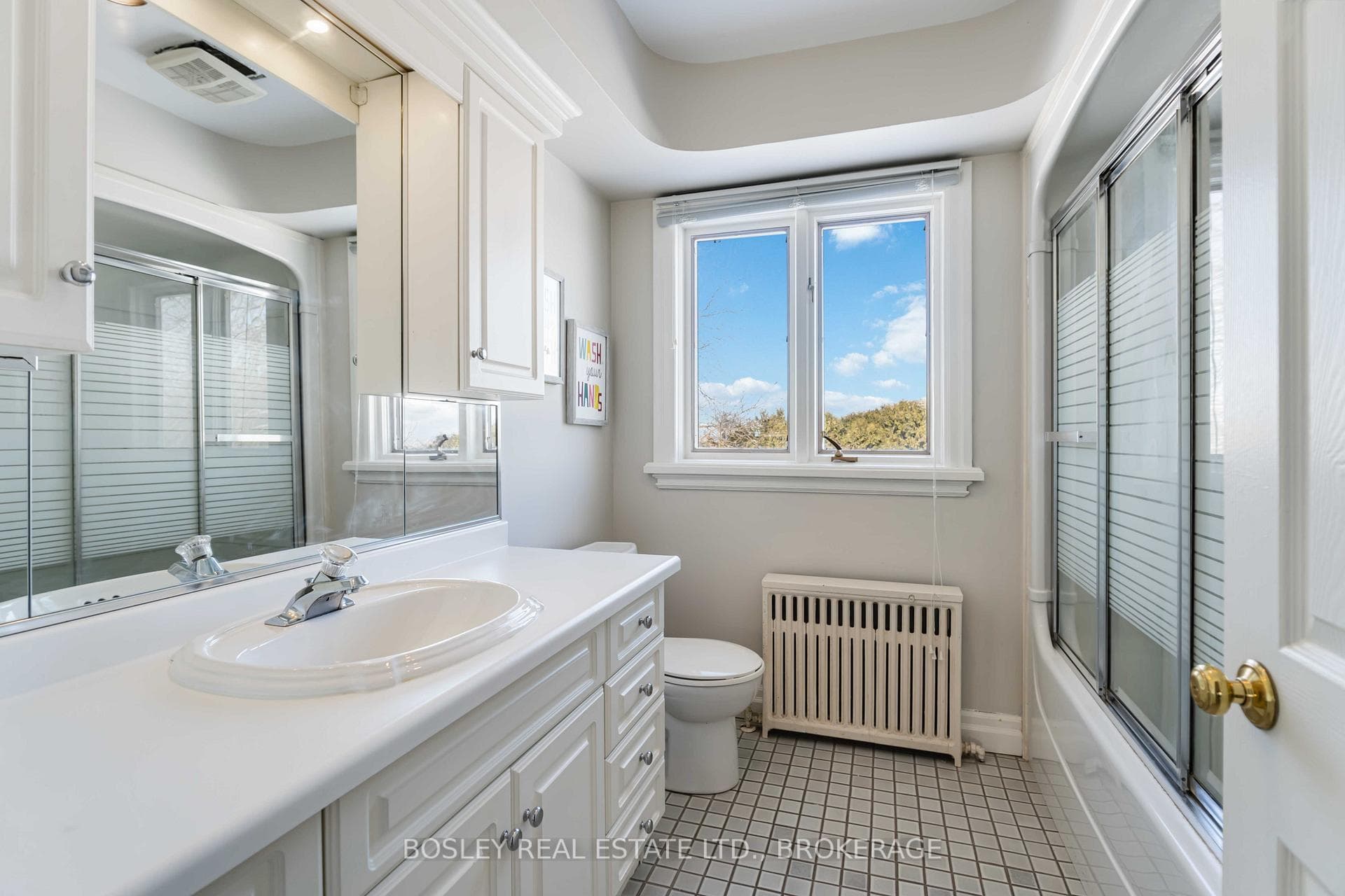 1056 Lakeshore Road photo 26