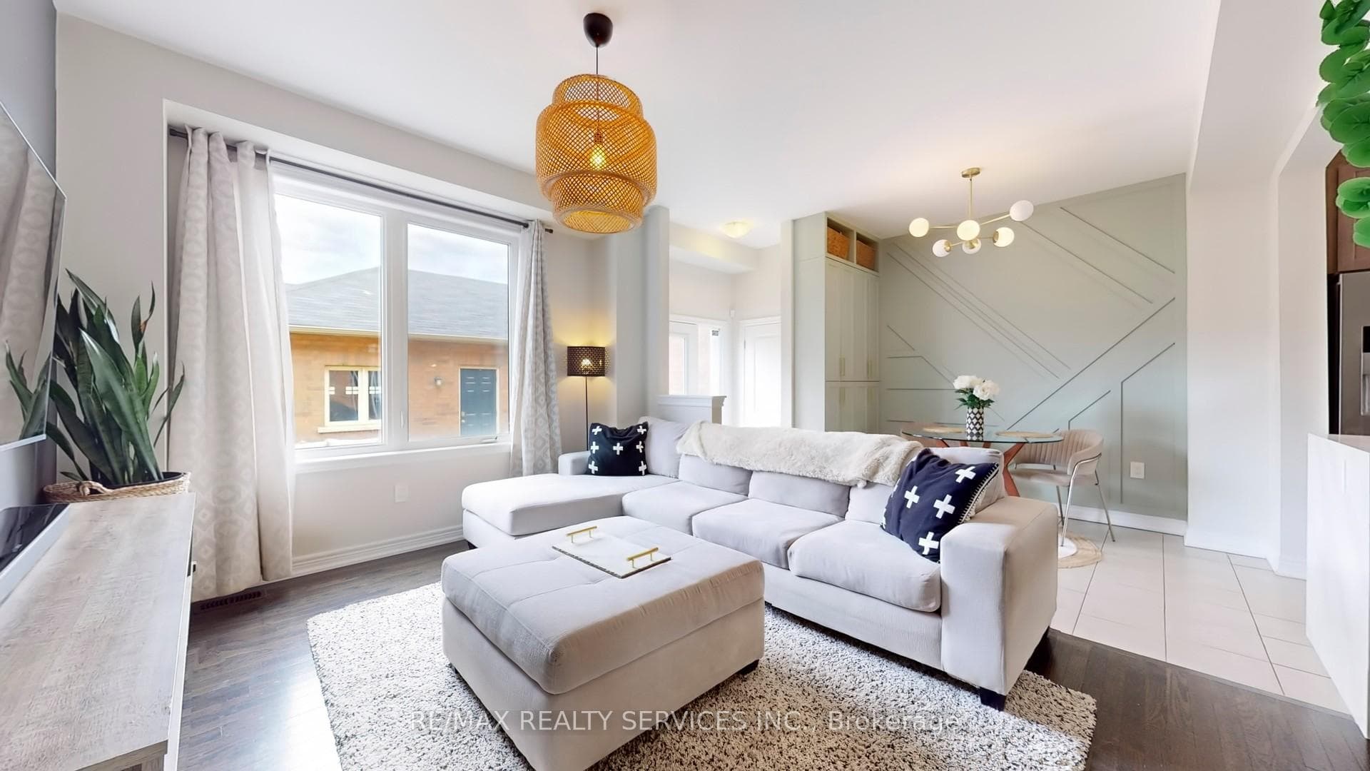 256 Inspire Boulevard photo 3