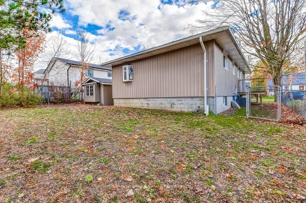 30 Ermatinger Street photo 48