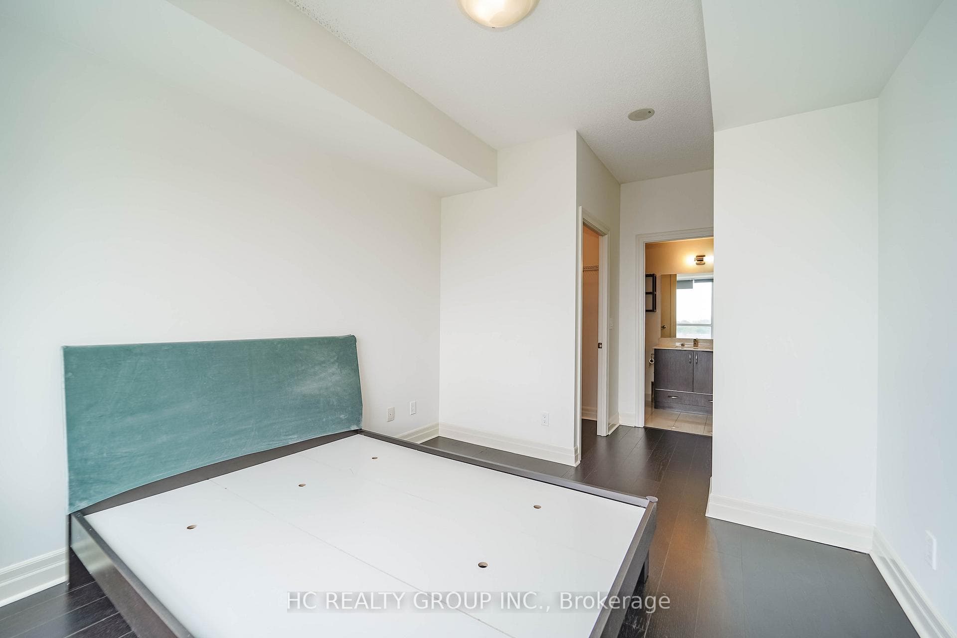 8110 Birchmount Road Unit 802E photo 23