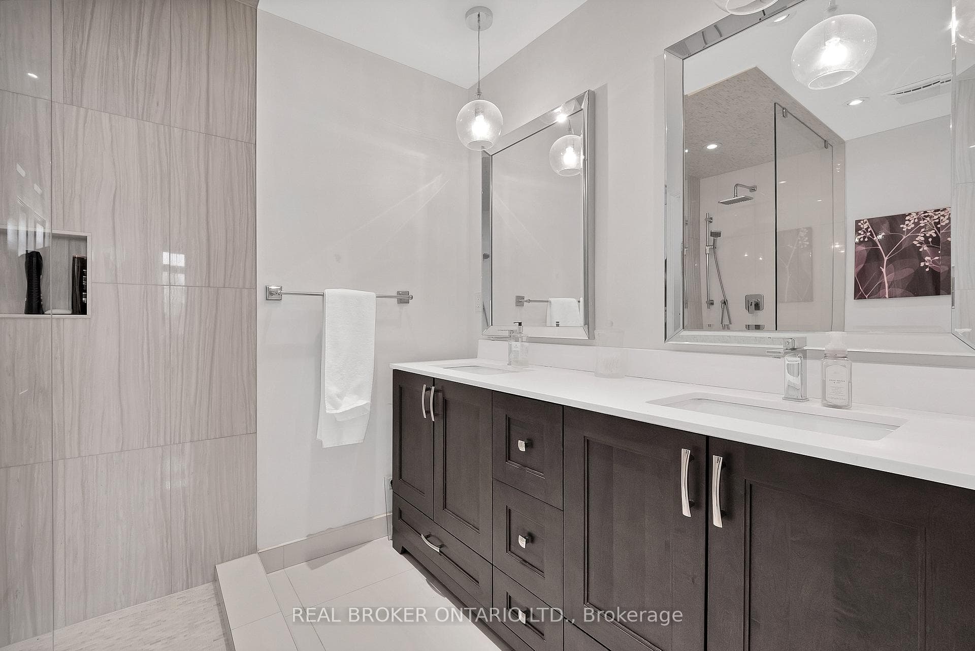 31 Mastwood Crescent photo 35