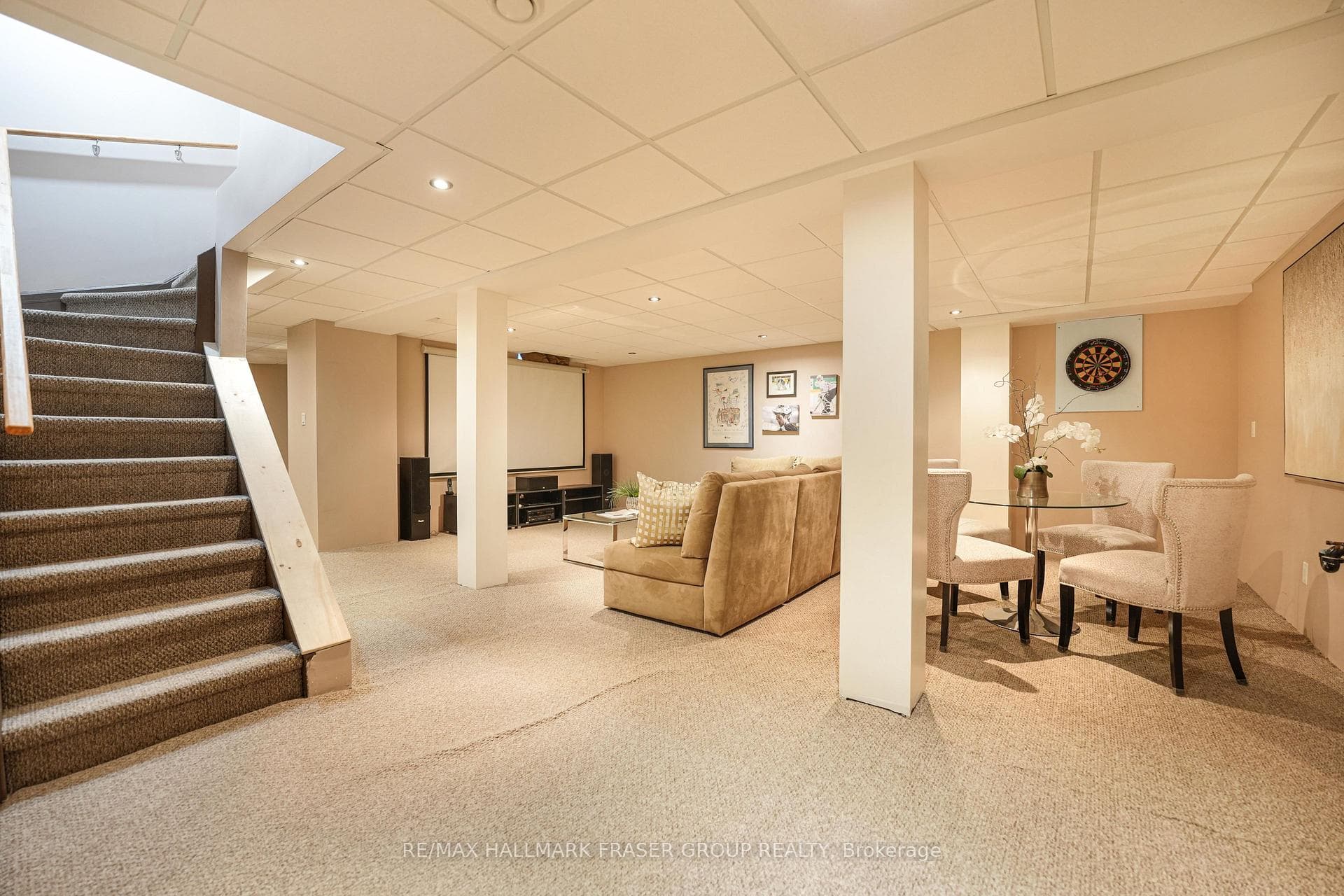 168 Elizabeth Street photo 32