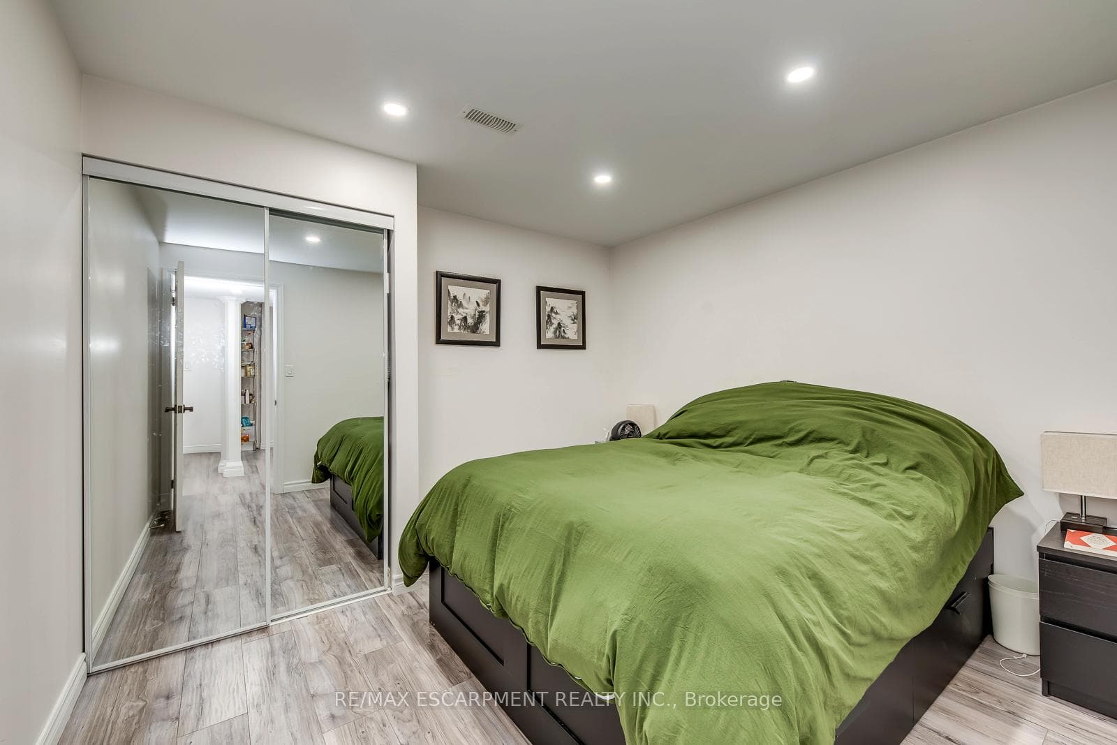 258 Humphrey Street photo 40