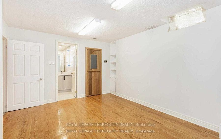 5370 Ruperts Gate Drive photo 35