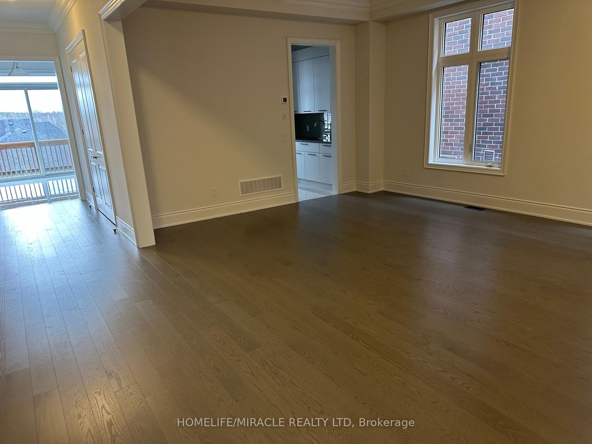 92 James Walker Avenue photo 4