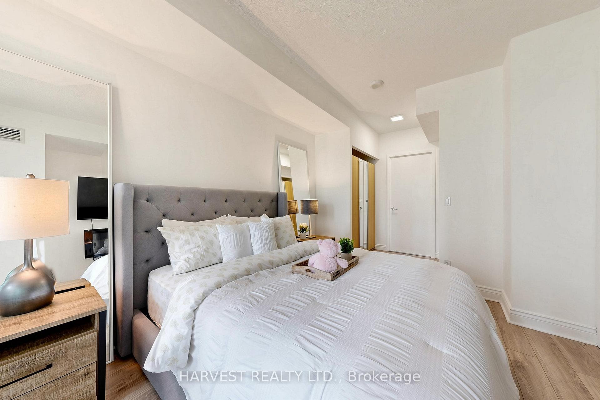 209 Fort York Boulevard Unit 380 photo 23