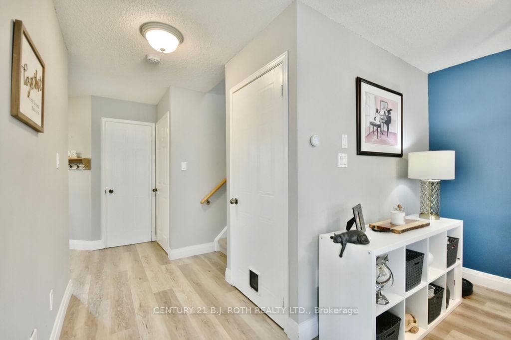 4 Rundle Crescent photo 18