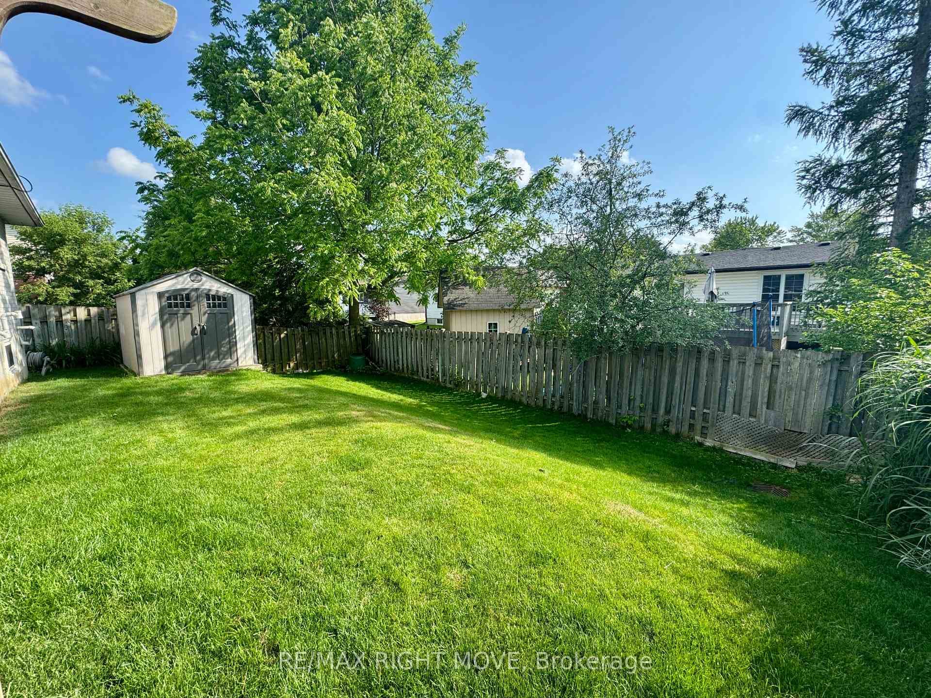 12 Hawkins Street photo 9