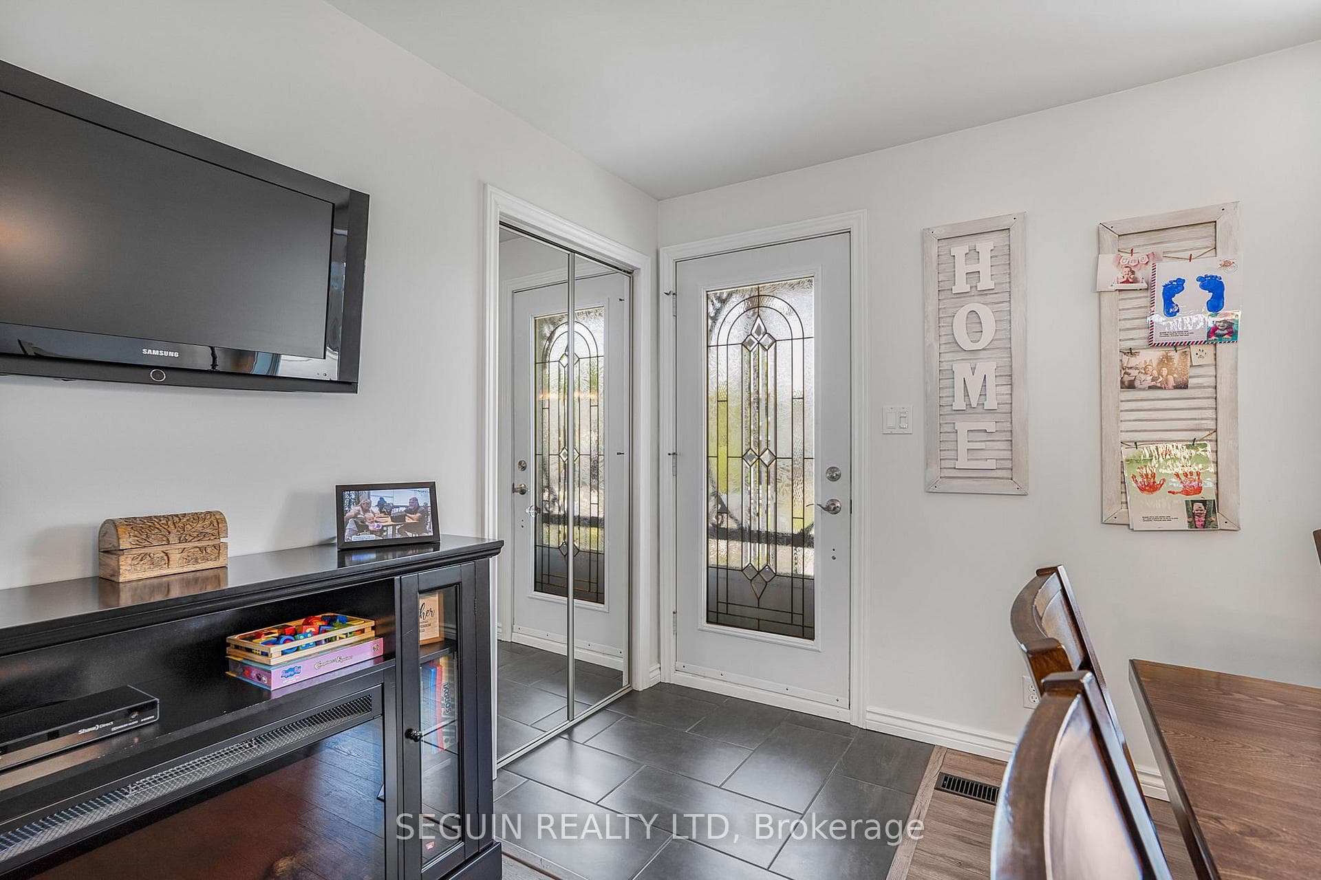 114 Stanley Avenue photo 15