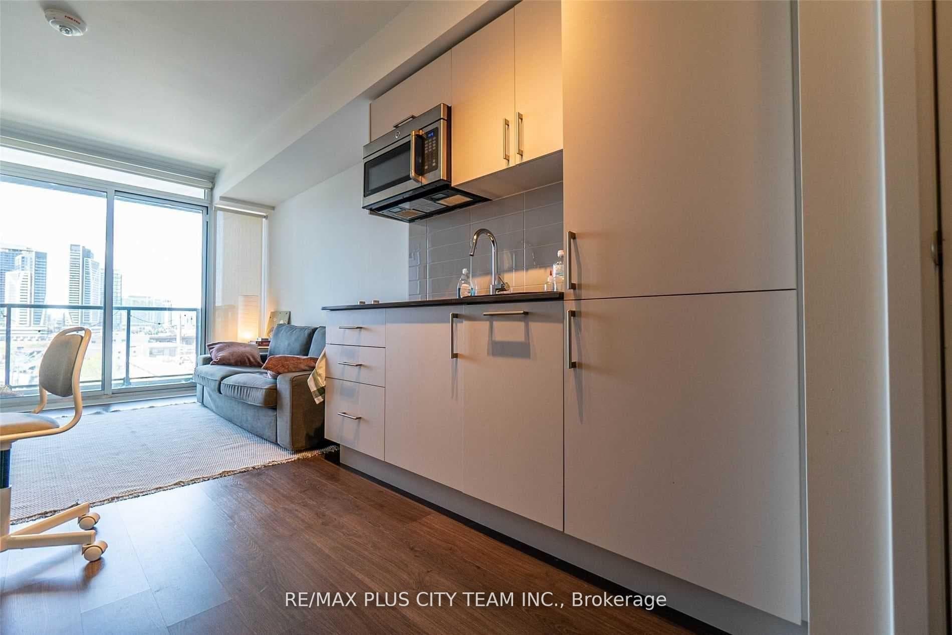 27 Bathurst Street Unit 610W photo 7