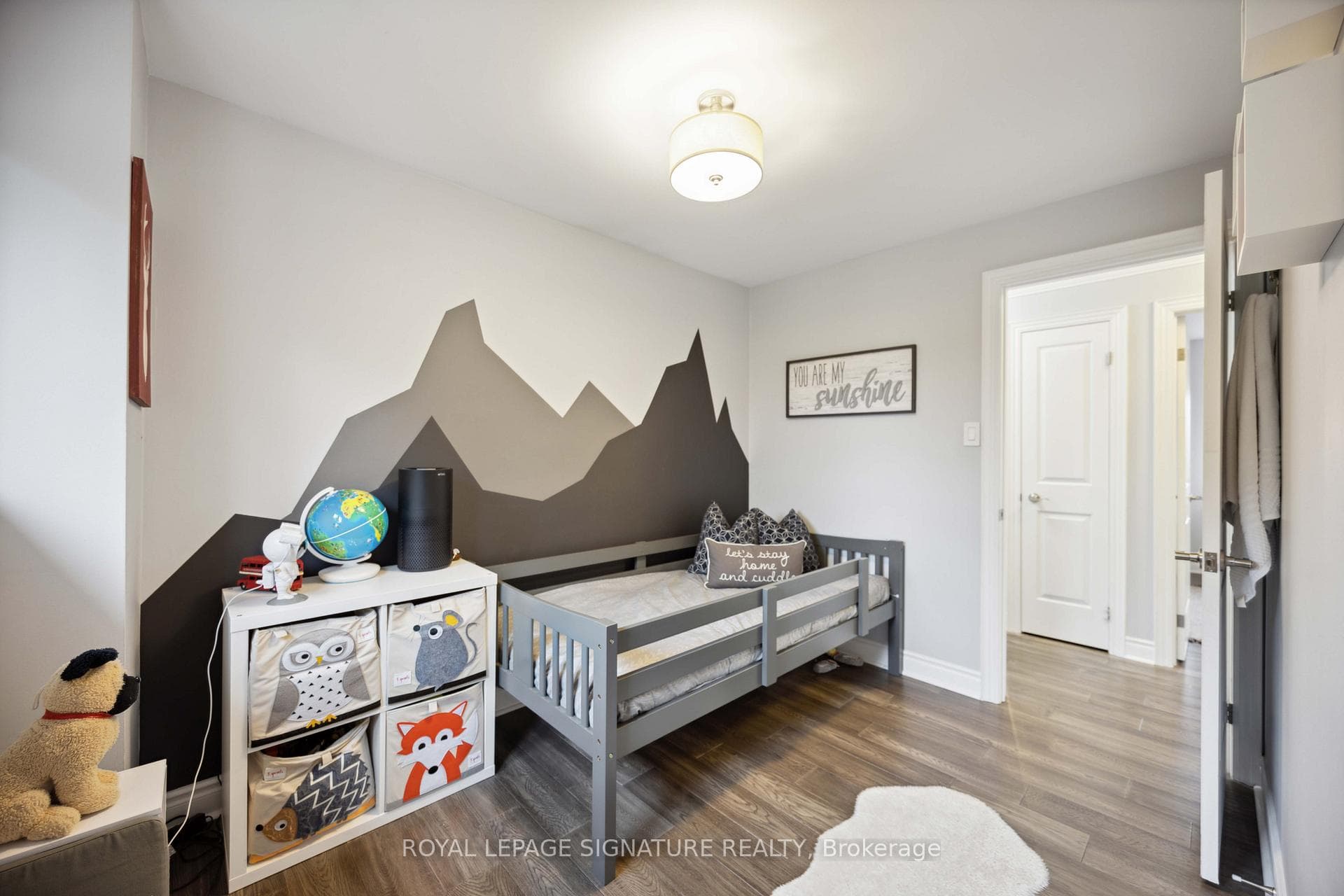 674 Sultana Square photo 22