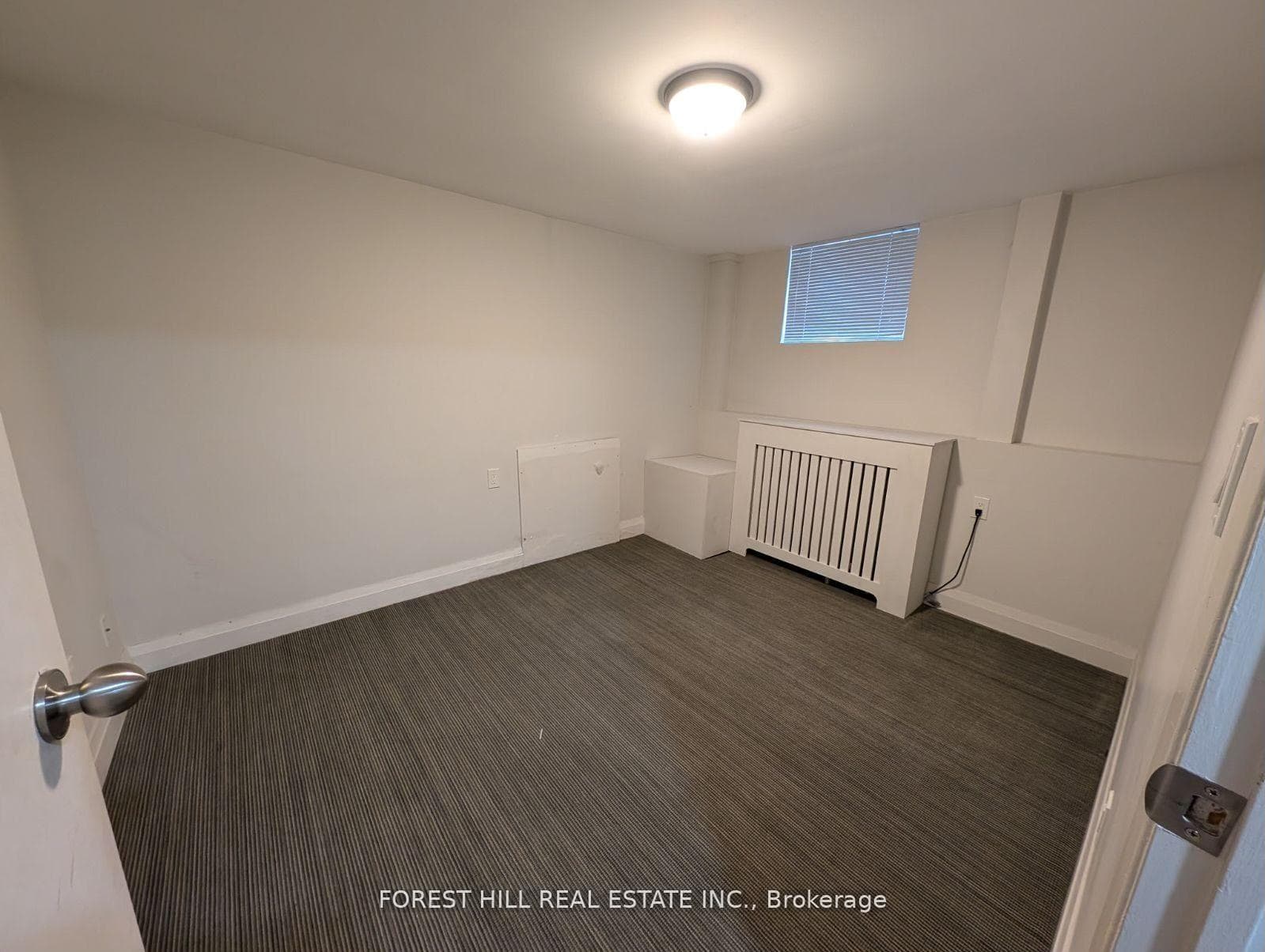 924 Avenue Road Unit Lower 2 photo 5
