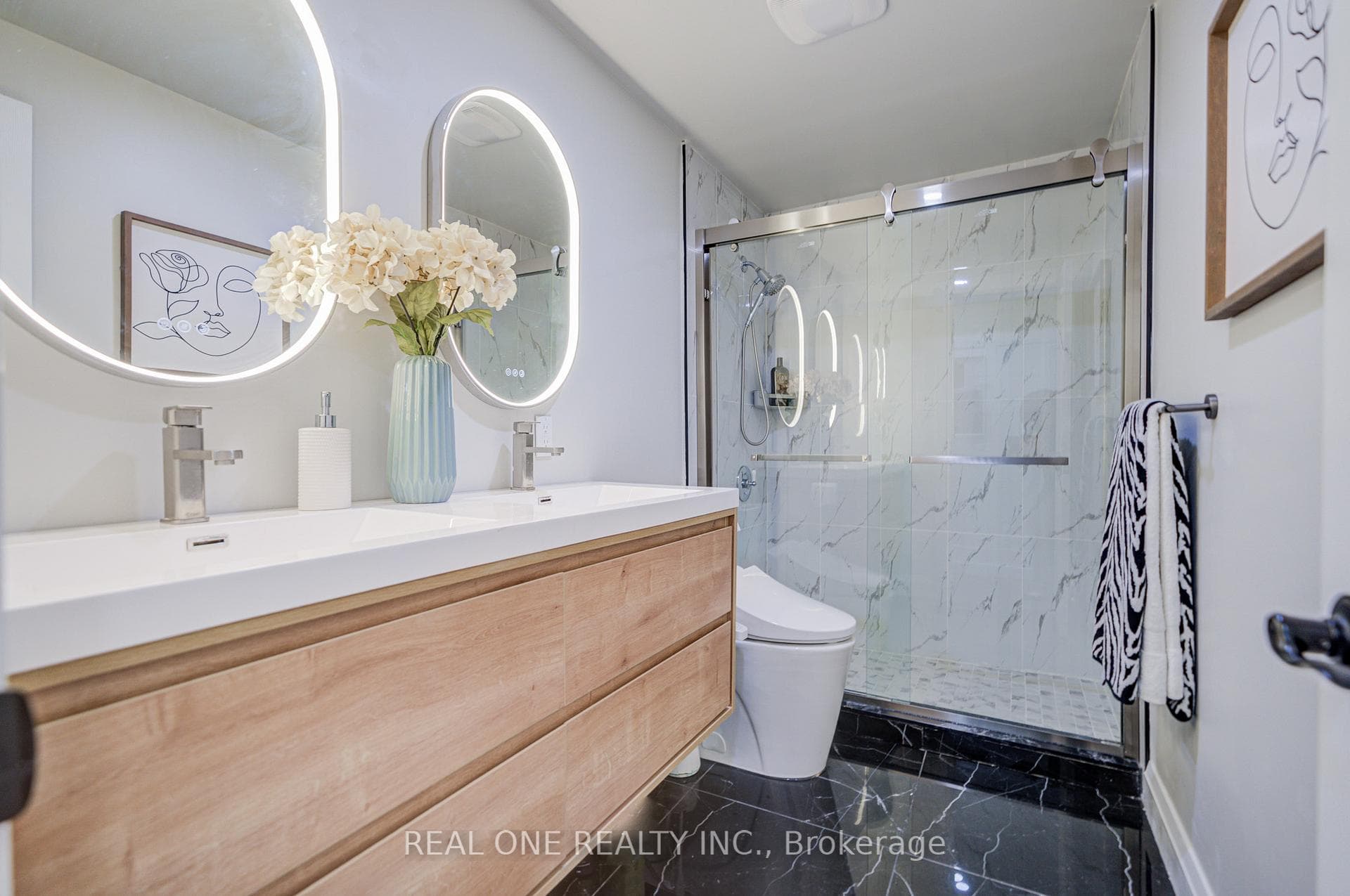 14 Brookfield Court photo 36