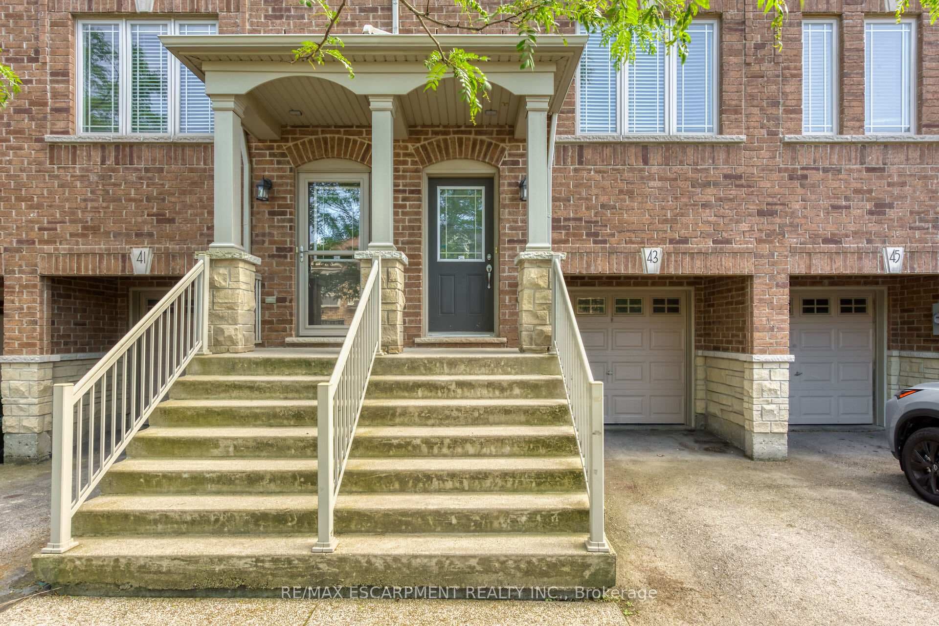 43 Viking Drive photo 2