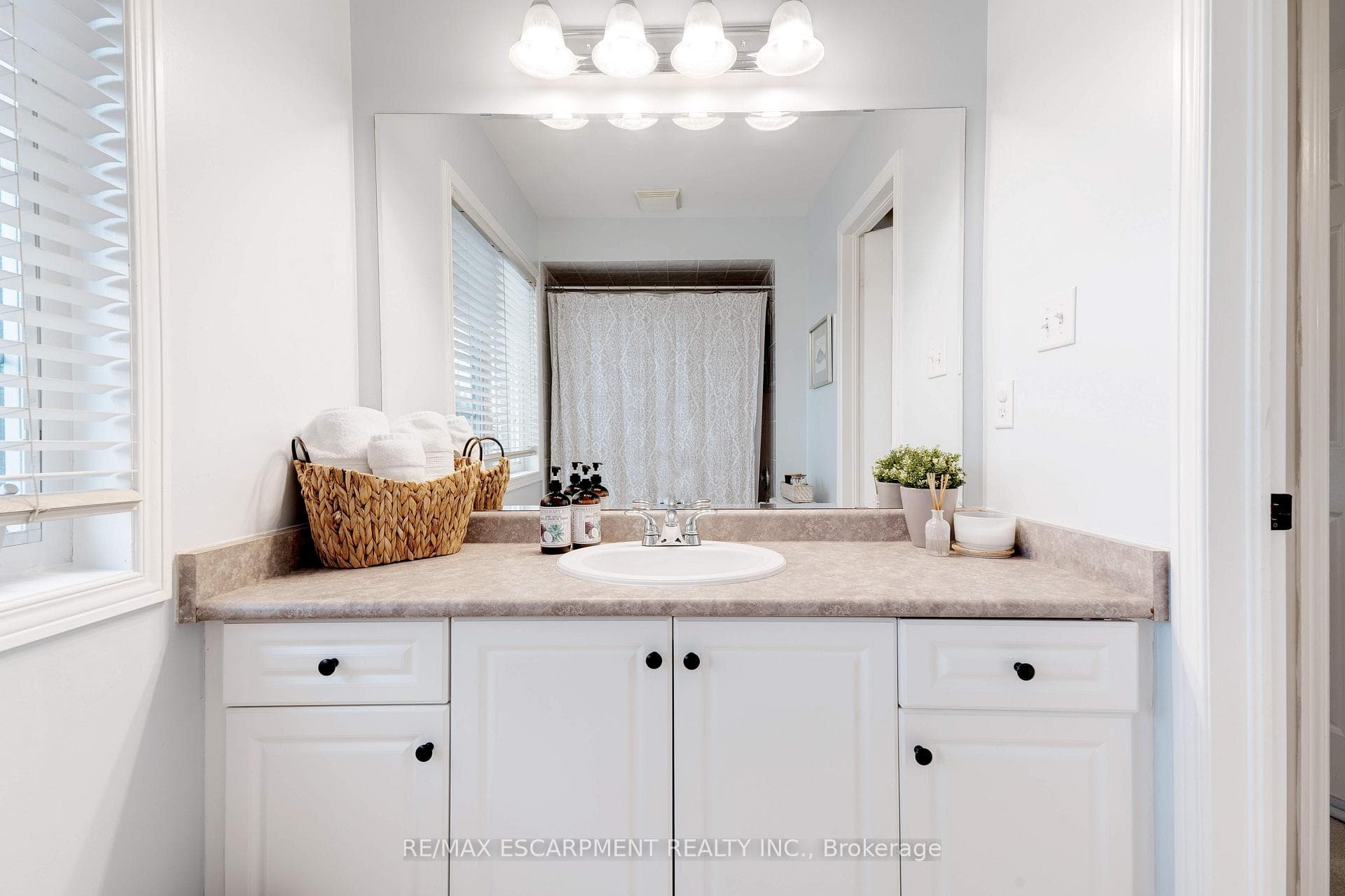 5647 Stella Lane photo 28