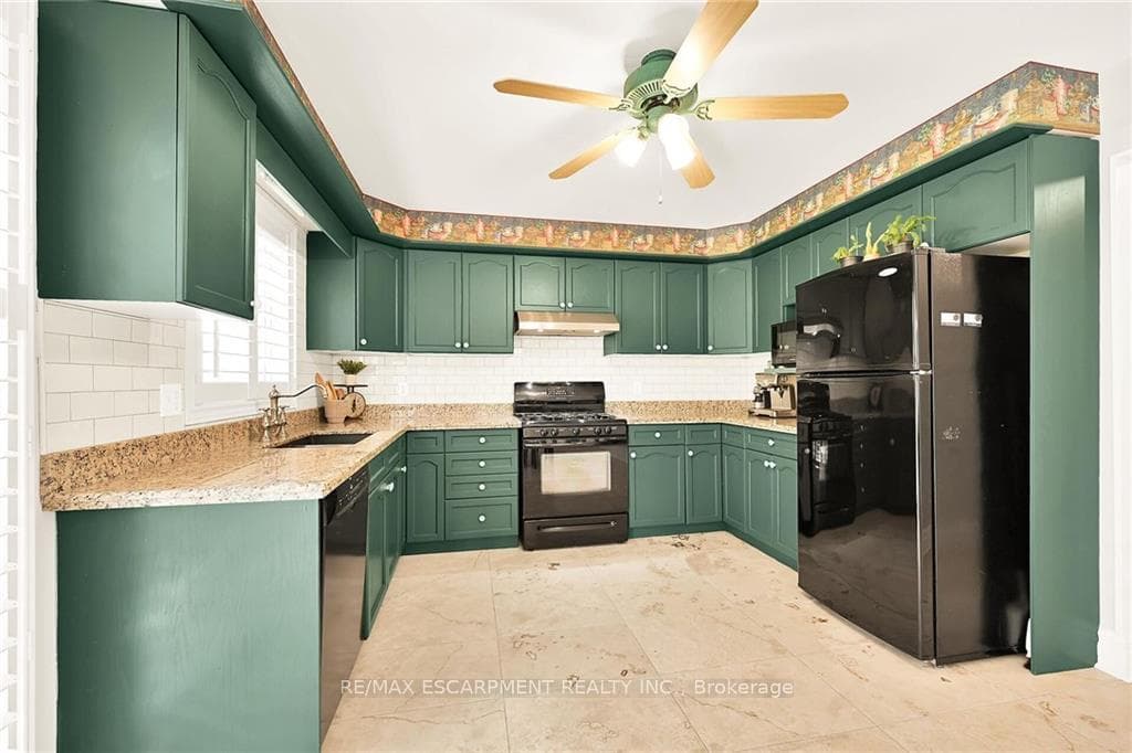 15 Caledonia Avenue photo 11