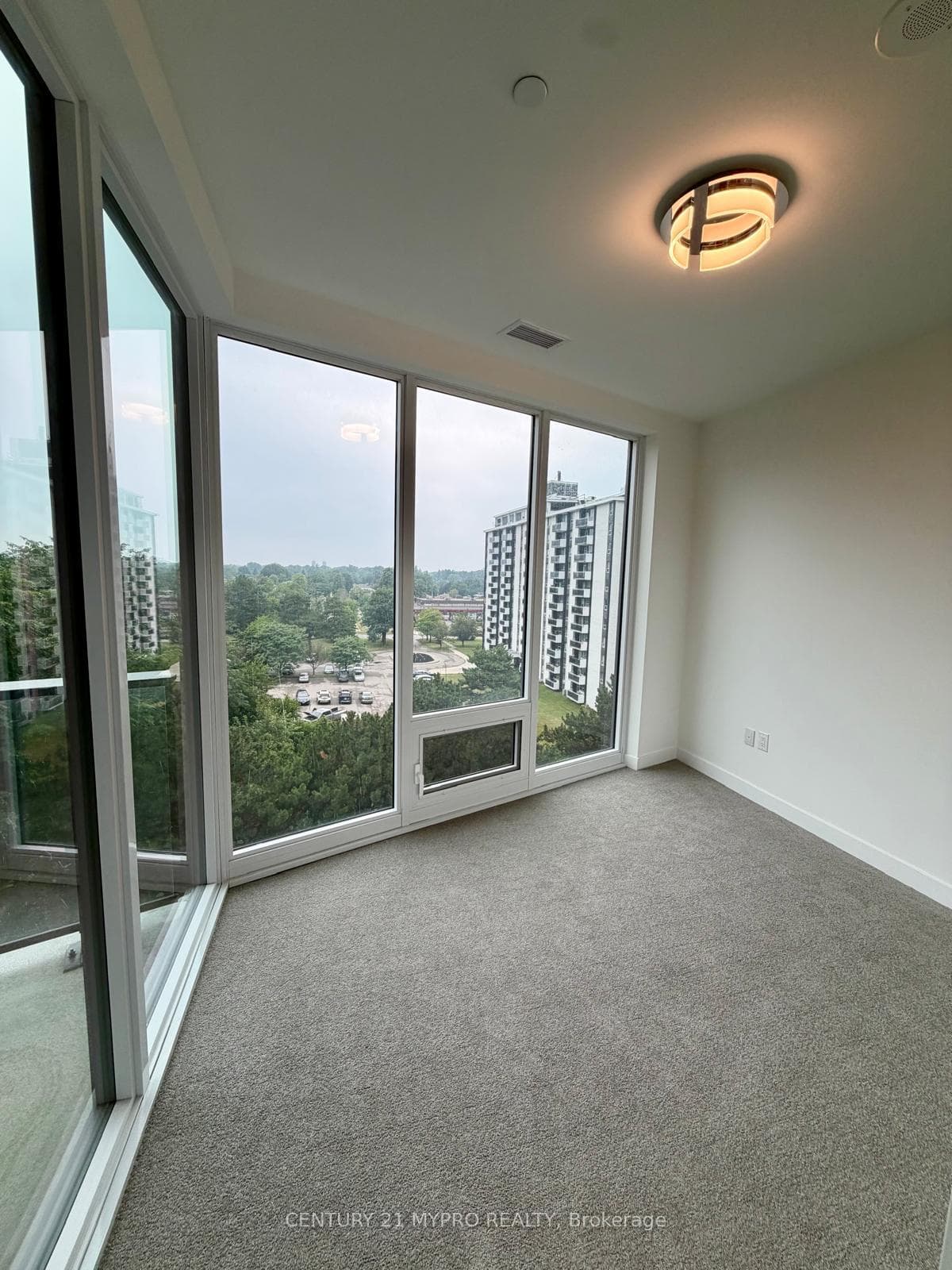 4010 Eglinton Avenue Unit 703 photo 6