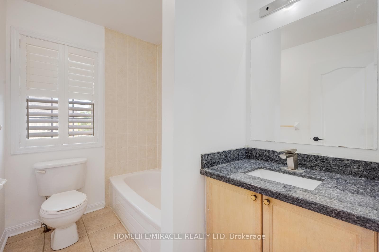 17 Latania Boulevard photo 35