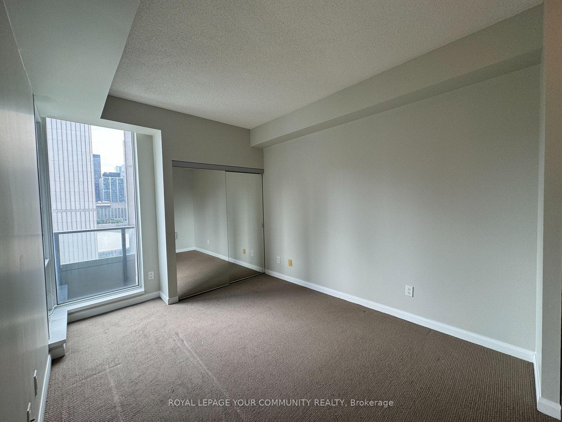 111 Elizabeth Street Unit 1607 photo 11