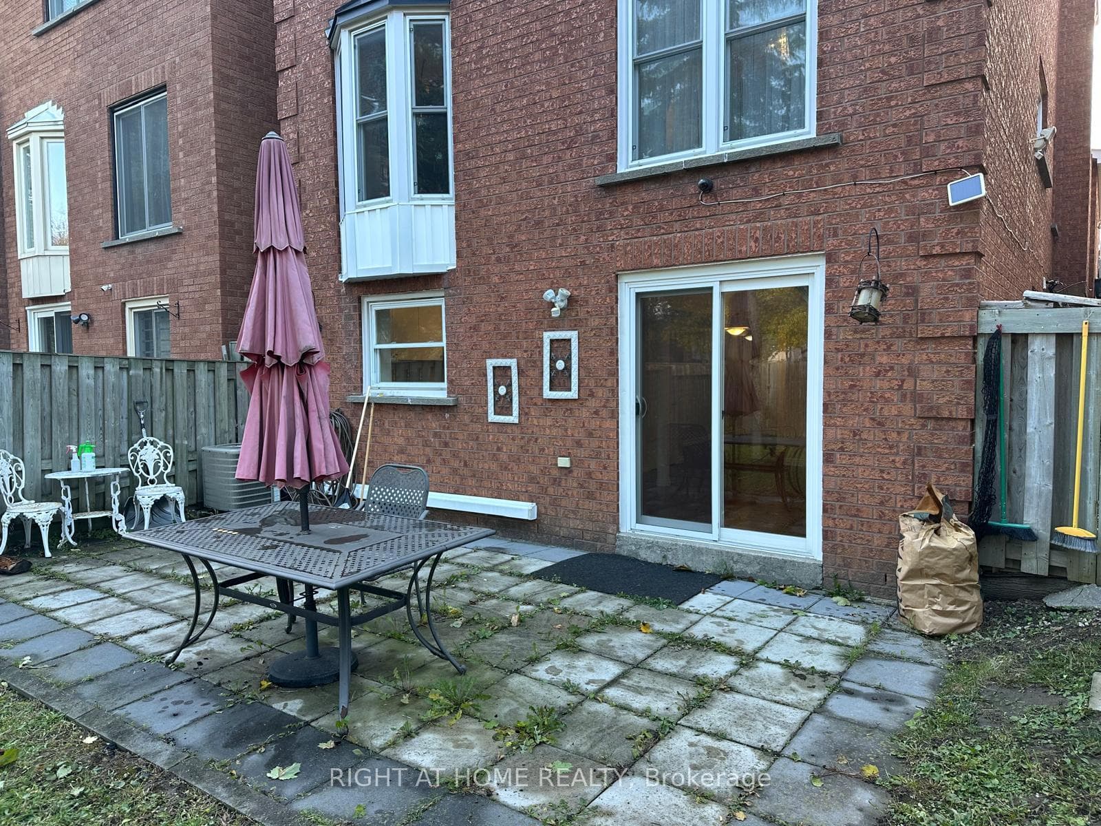 11 Myrna Lane photo 3
