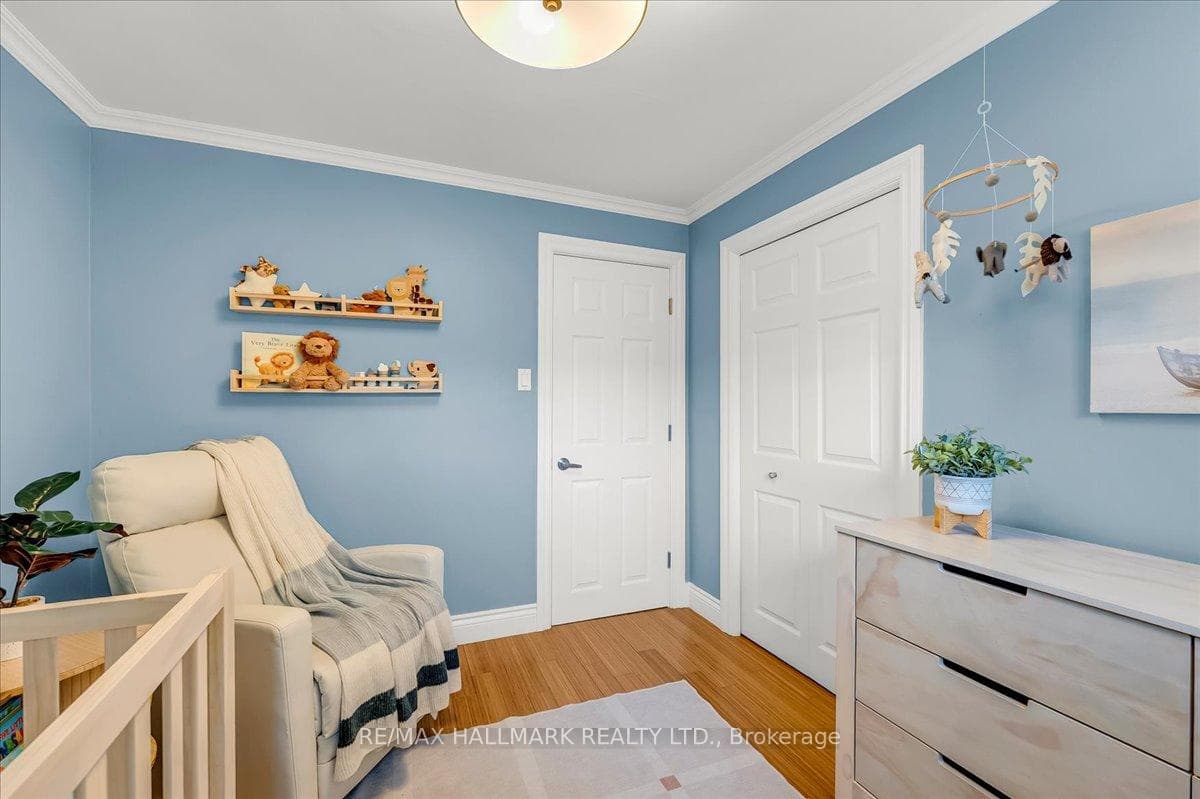 370 Dunlop Crescent photo 28