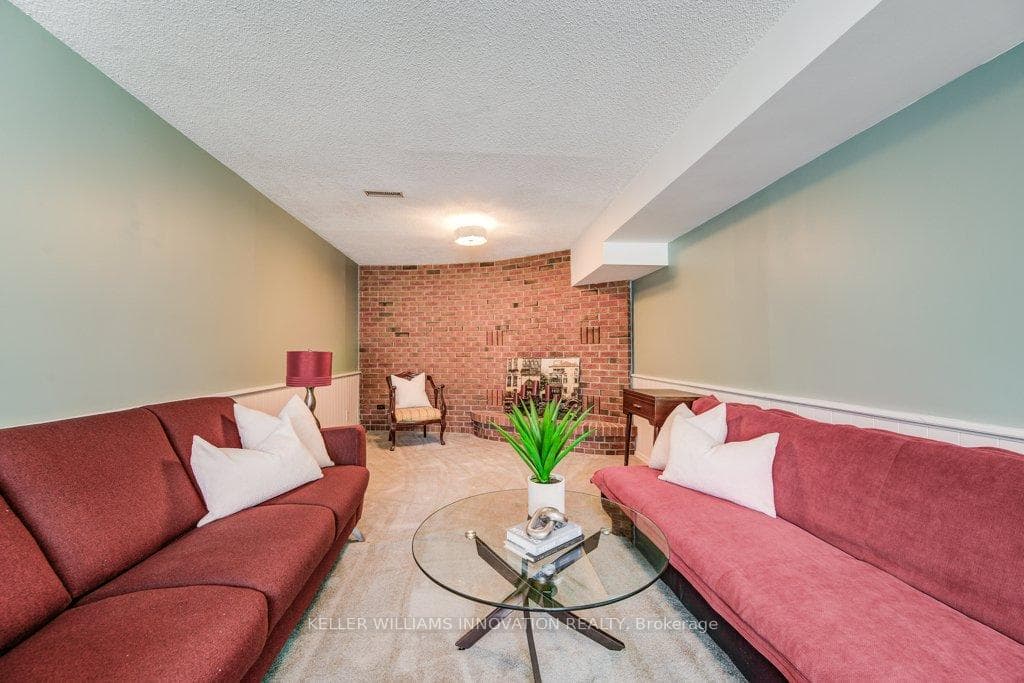 275 Salisbury Avenue photo 10