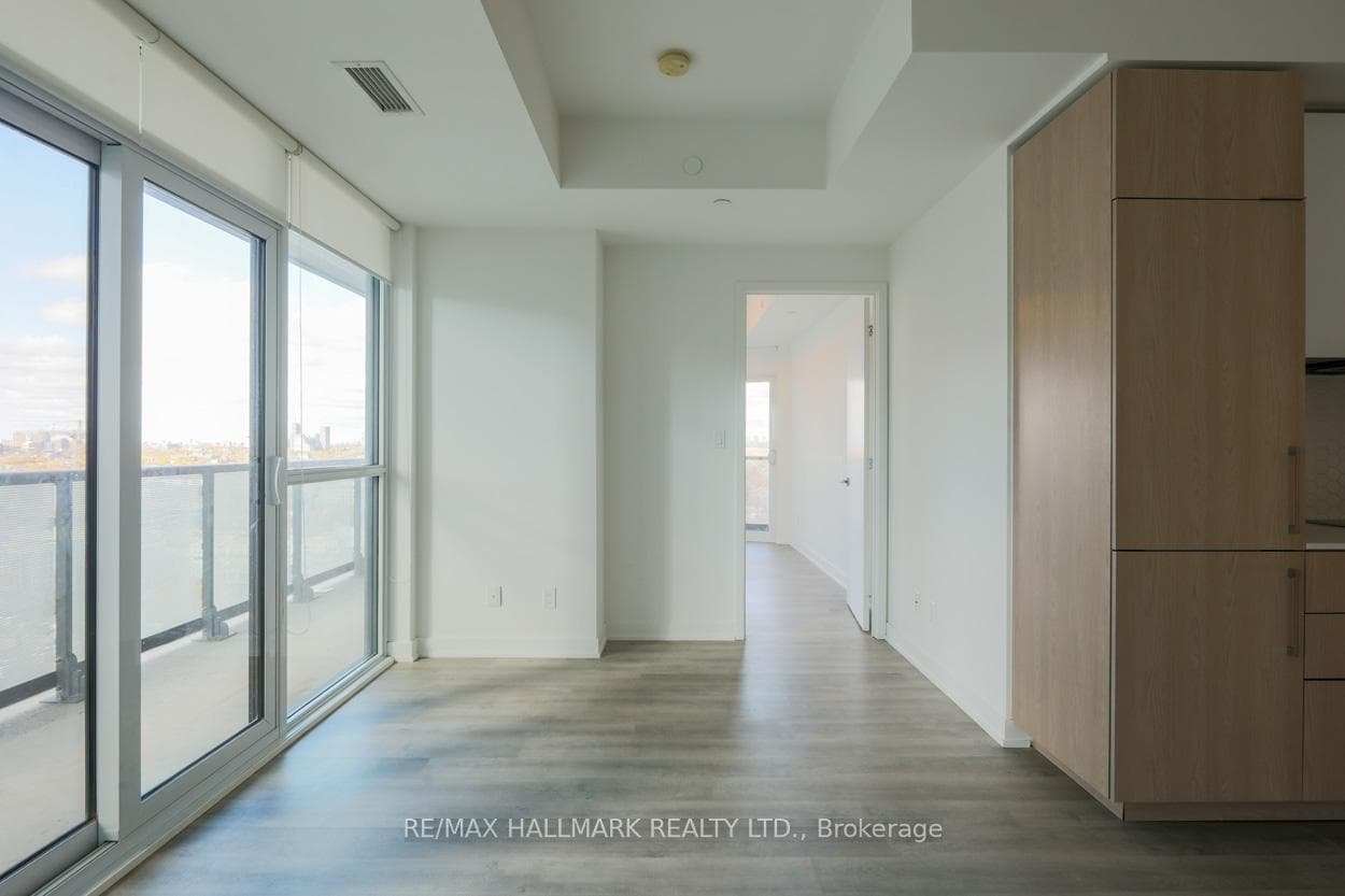 50 Ordnance Street Unit 2205 photo 7