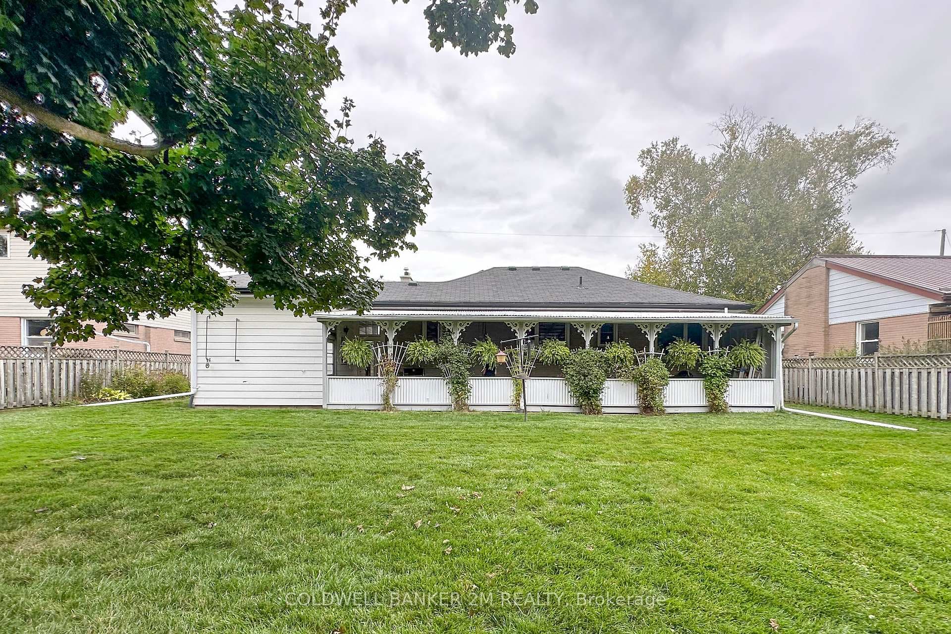24 Montgomery Avenue photo 11