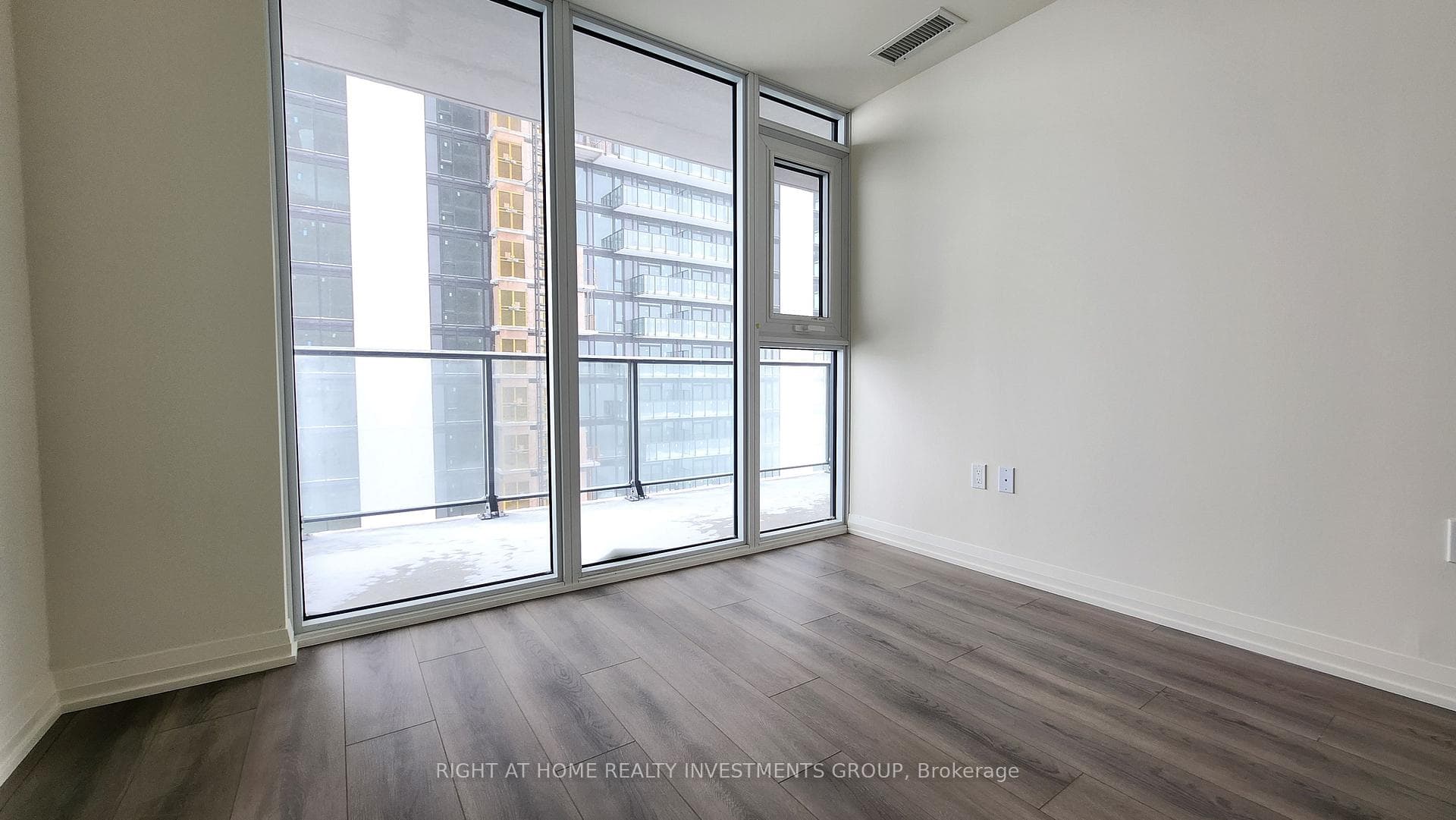 8960 Jane Street Unit 1101 photo 16