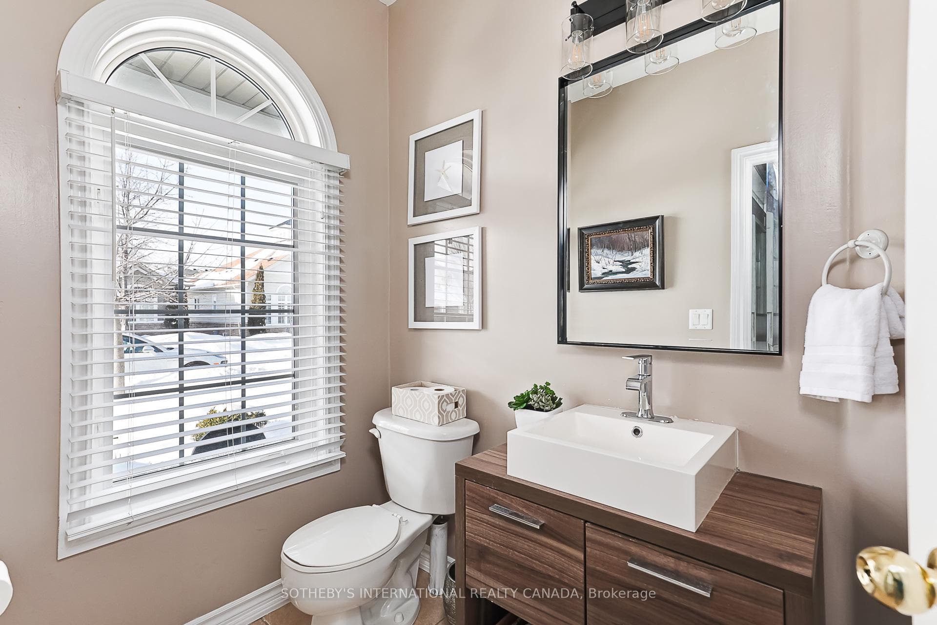 9 Waterpond Place photo 10
