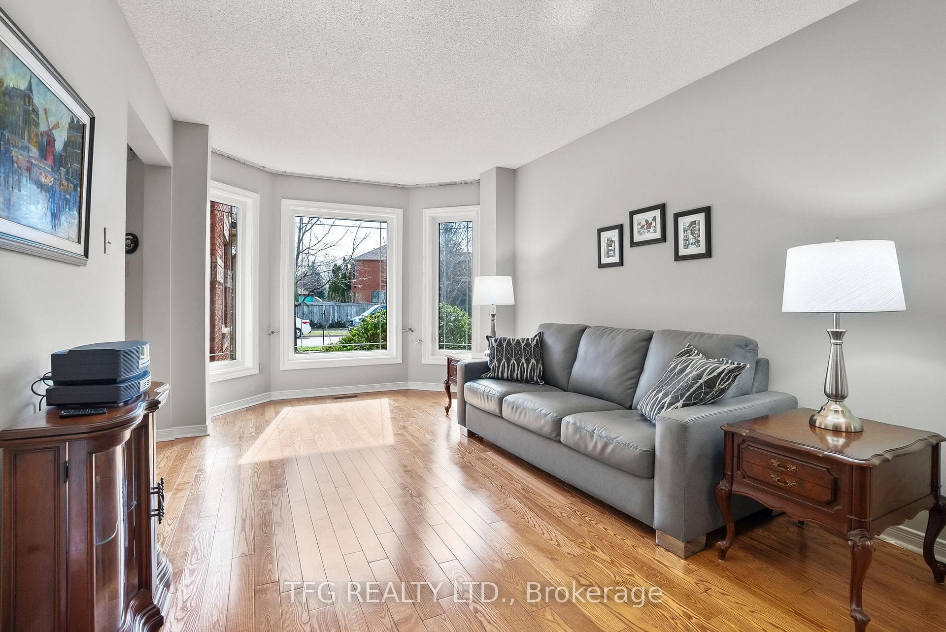99 Fernlea Crescent photo 19
