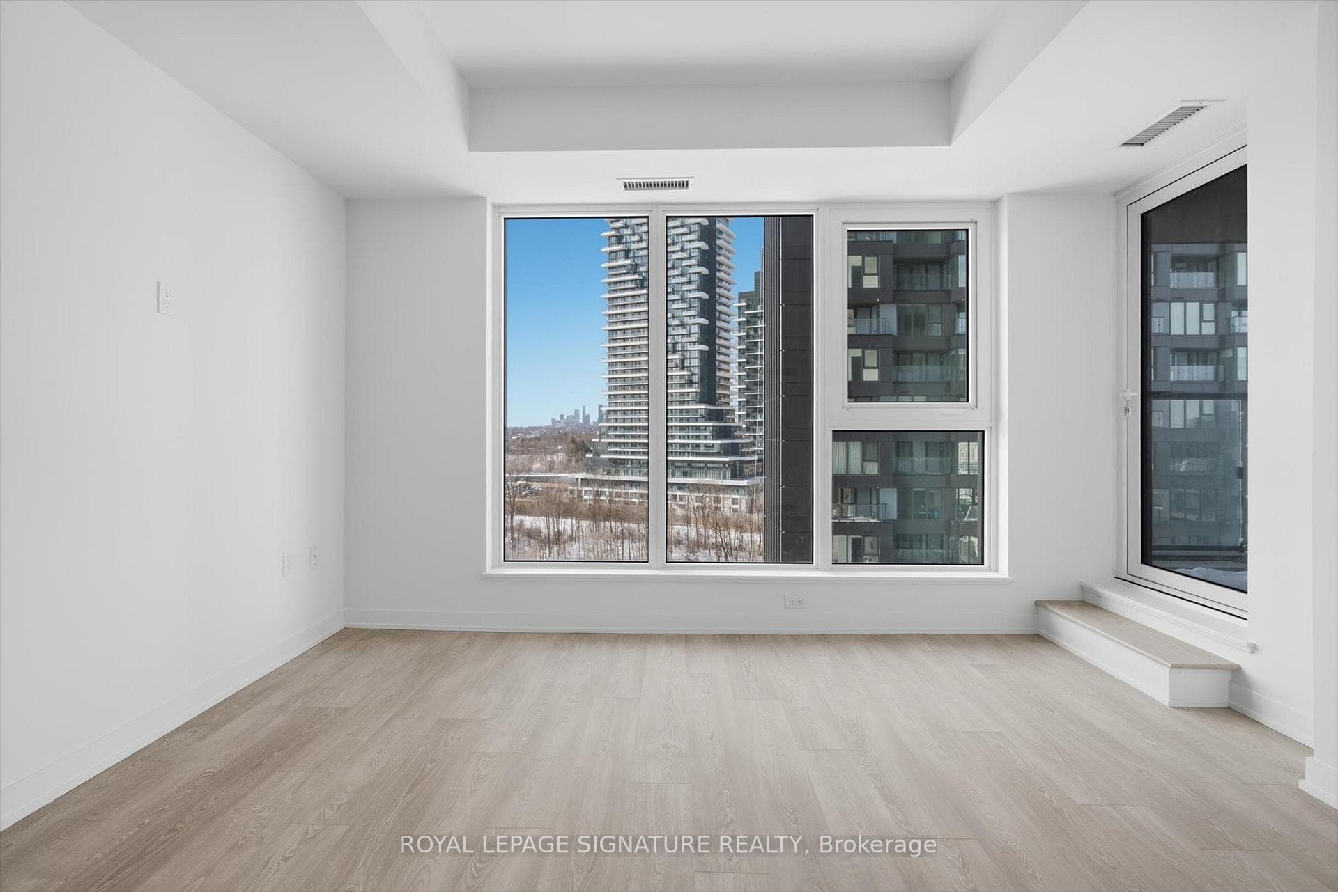 1 Quarrington Lane Unit 1104 photo 2