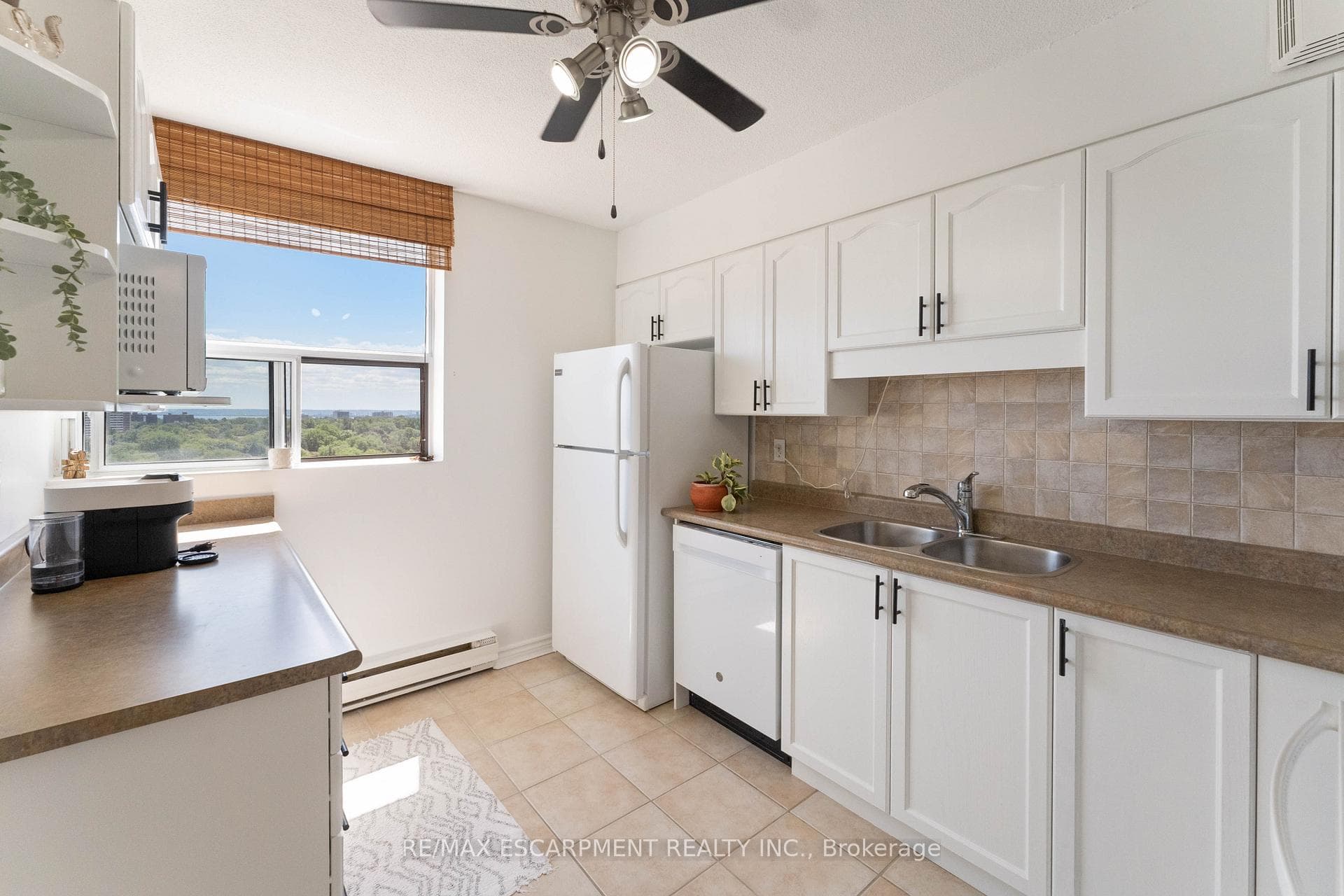 700 Dynes Road Unit 1103 photo 26