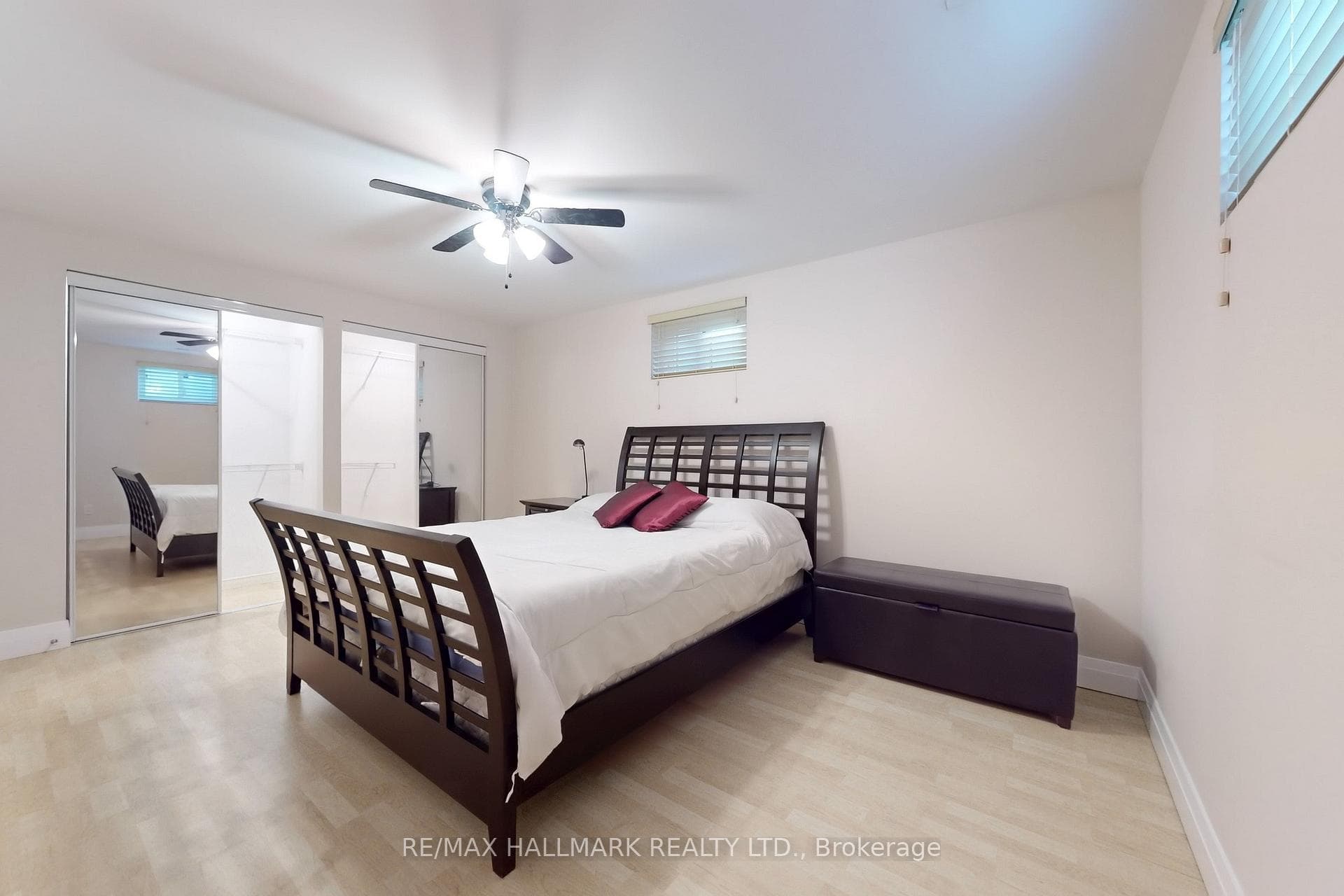 Ceiling fan with LED lights