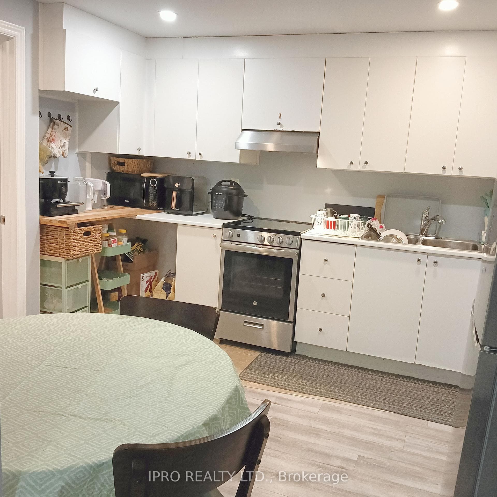1573 Eglinton Avenue Unit Bsmt photo 19