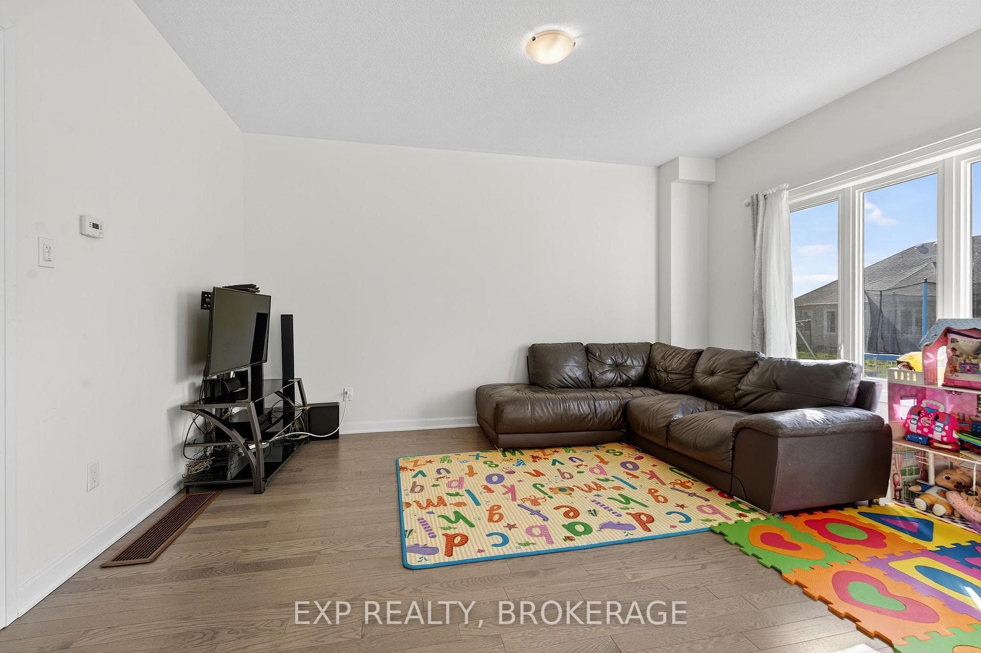 73 OAKMONT Drive photo 11