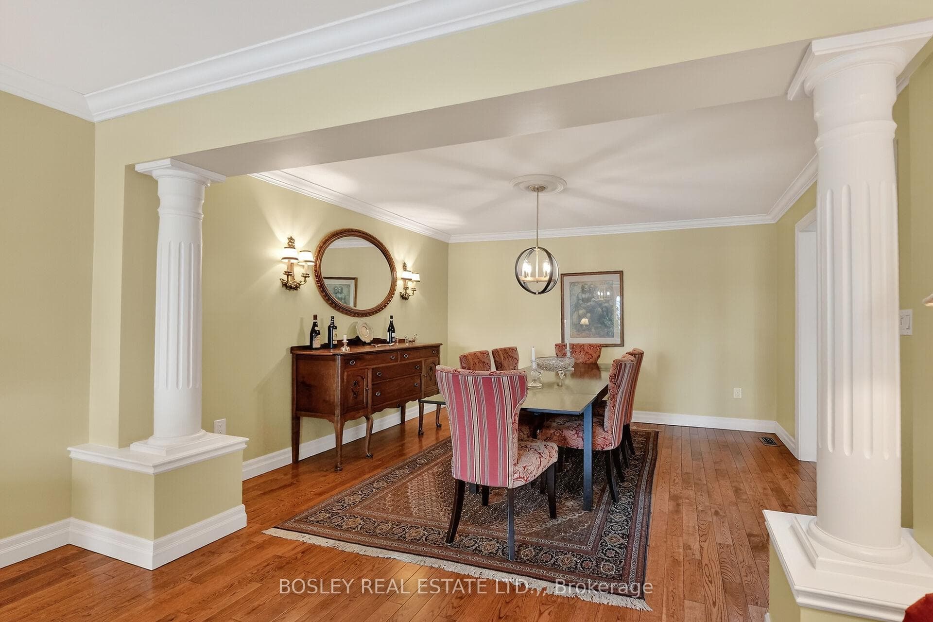 ELEGANT DINING ..FOR 8 -12 GUESTS...