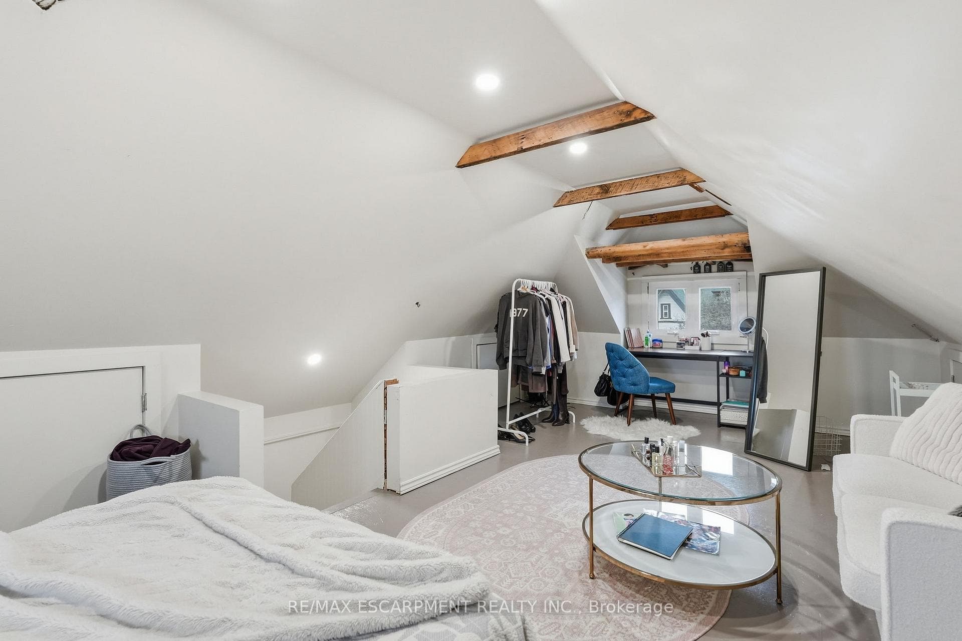 1 Rutherford Avenue photo 28