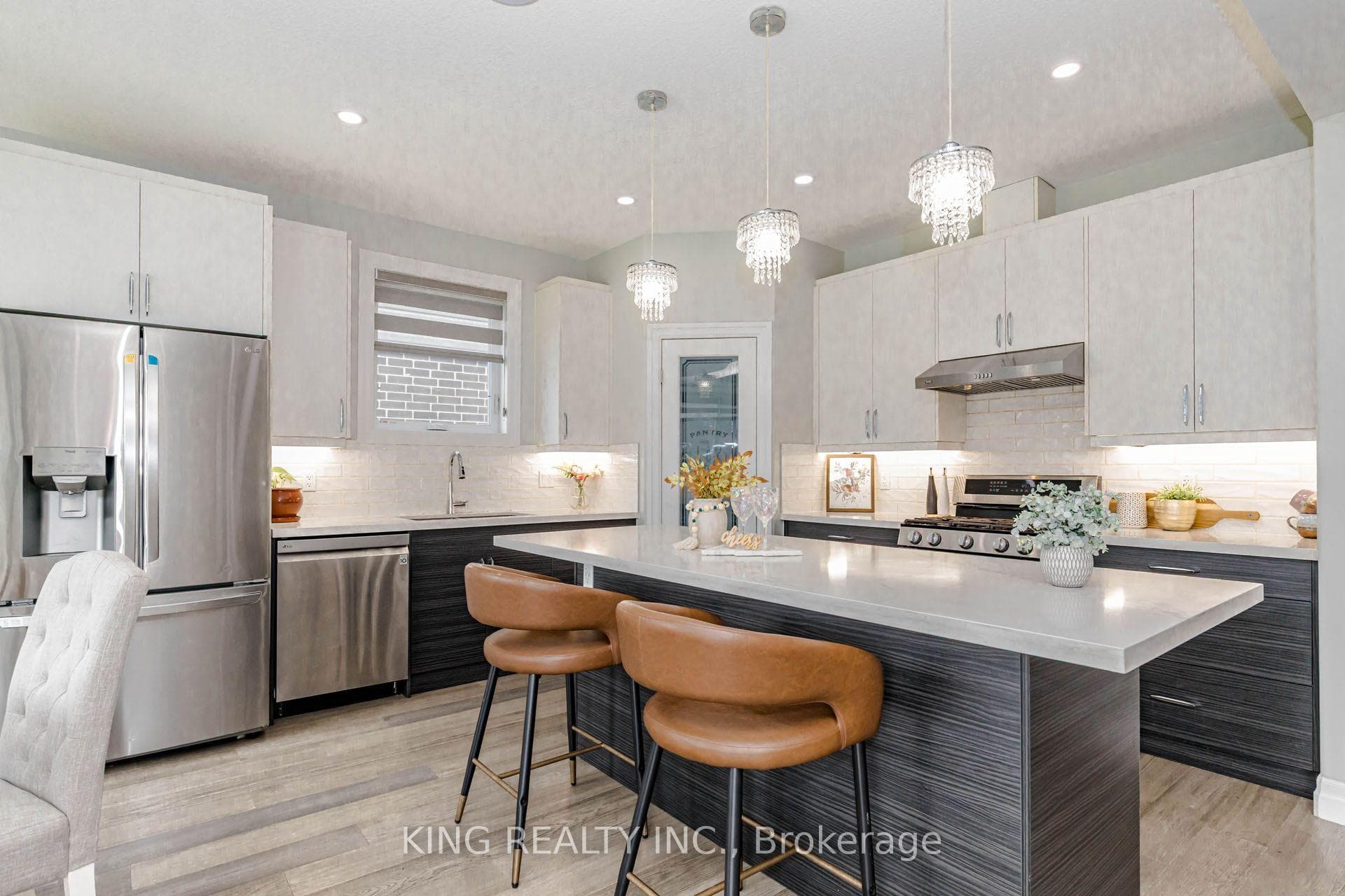 584 Chelton Road photo 15
