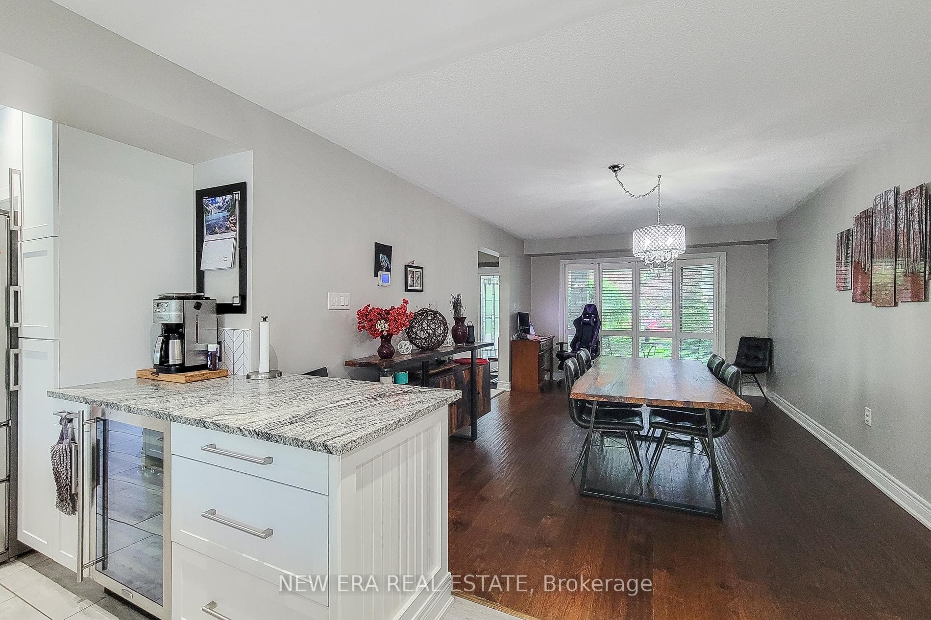 29 Woodside Square photo 26