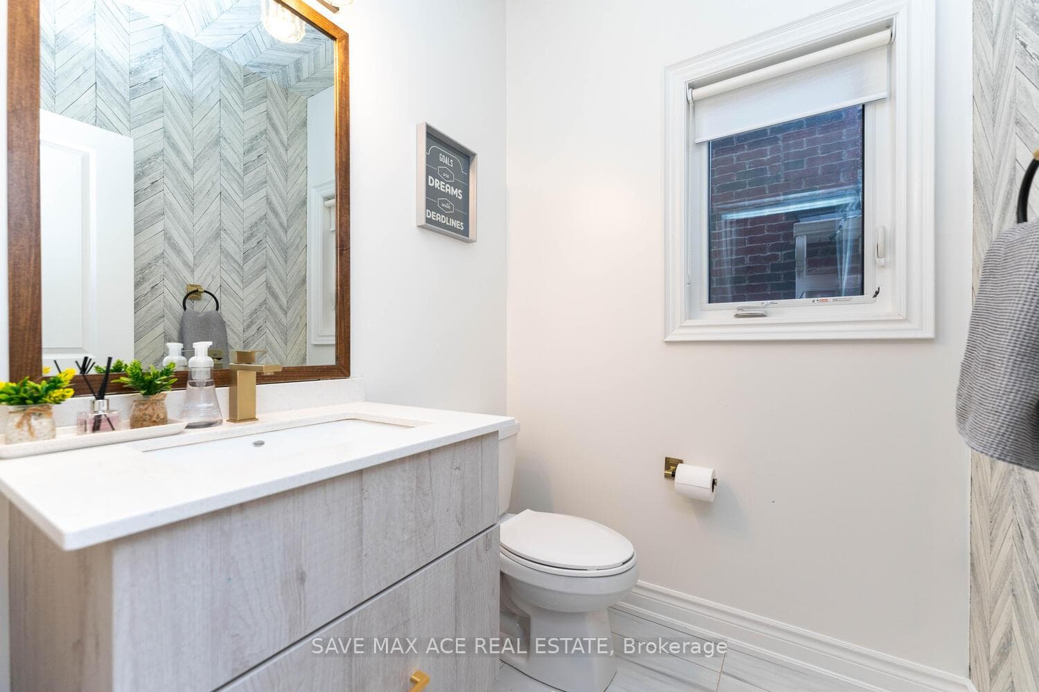 1386 Restivo Lane photo 6