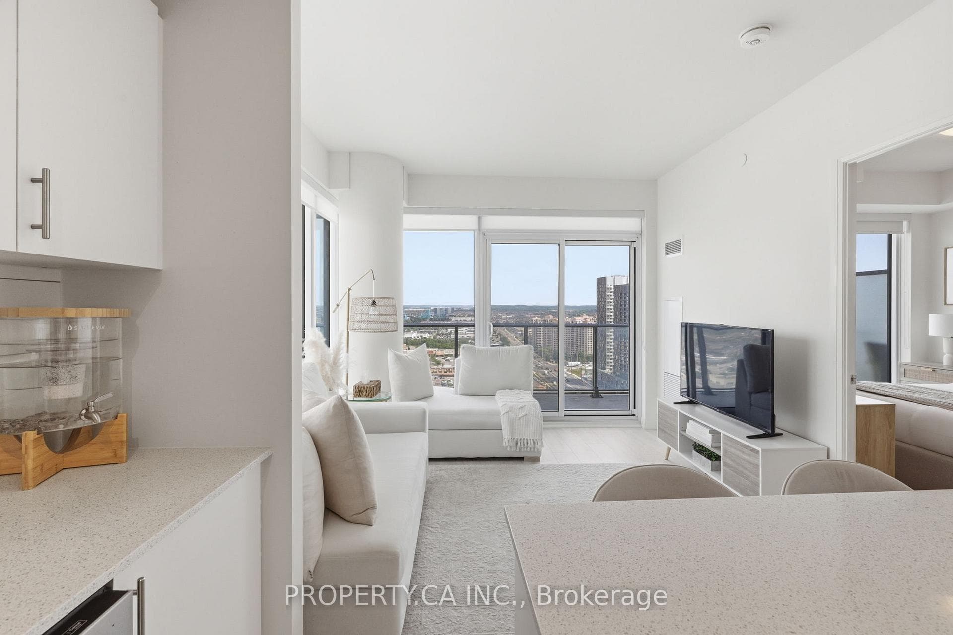 9000 Jane Street Unit 2421 photo 7
