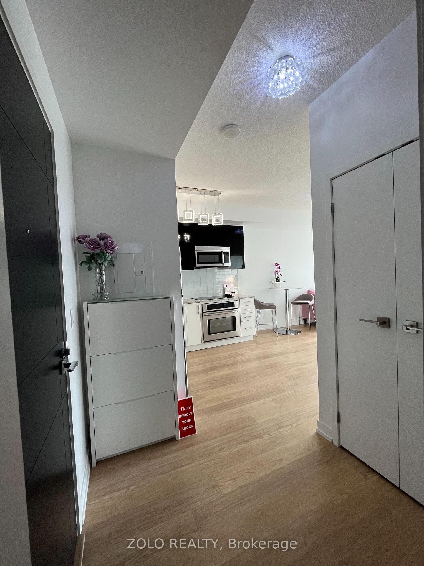98 Lillian Street Unit 1618 photo 2