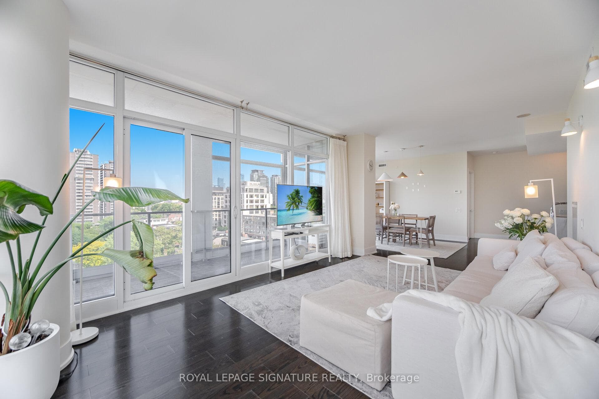 170 Avenue Road Unit 810 photo 22