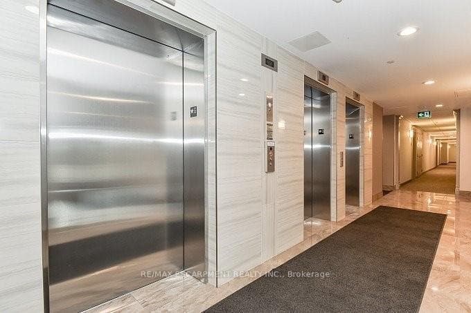 2486 Old Bronte Road Unit 401 photo 13