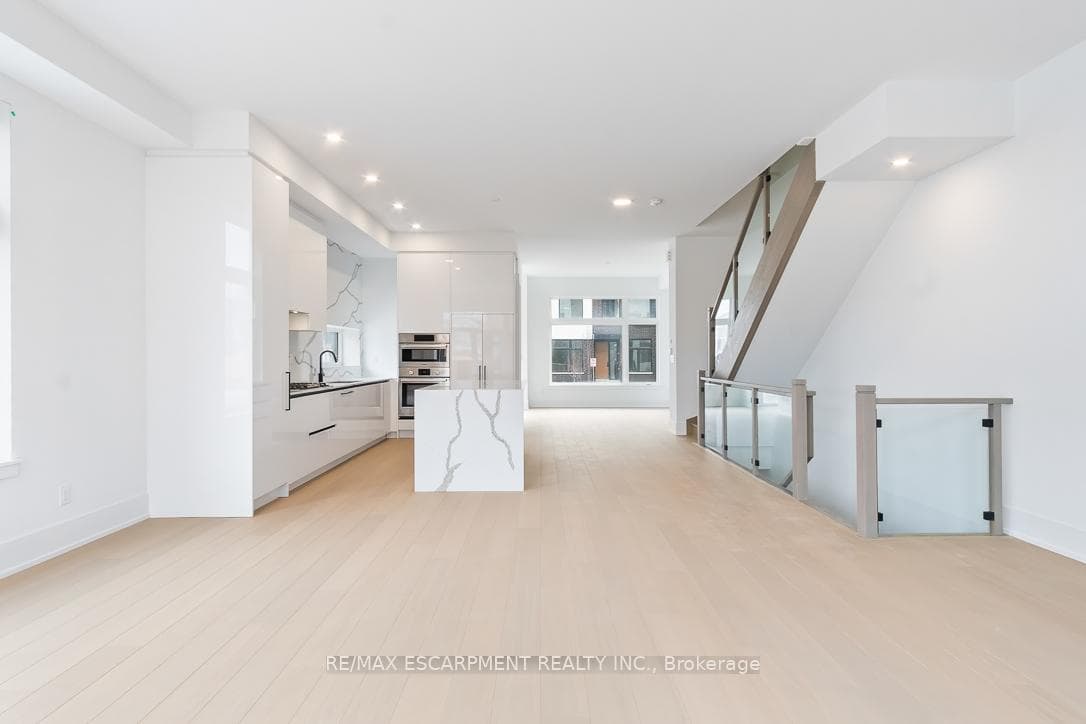 20 Lou Parsons Way Unit 19 photo 10