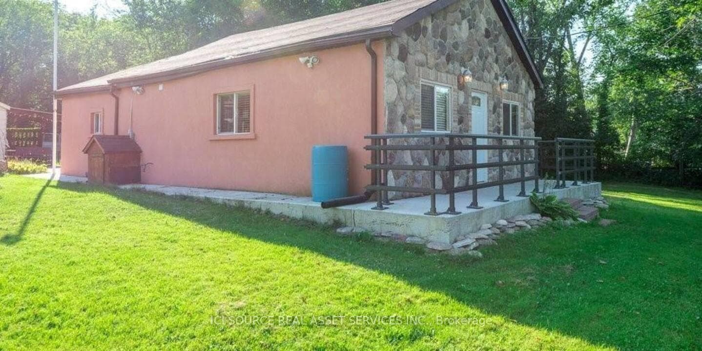 6261 Shearer Point Road photo 2
