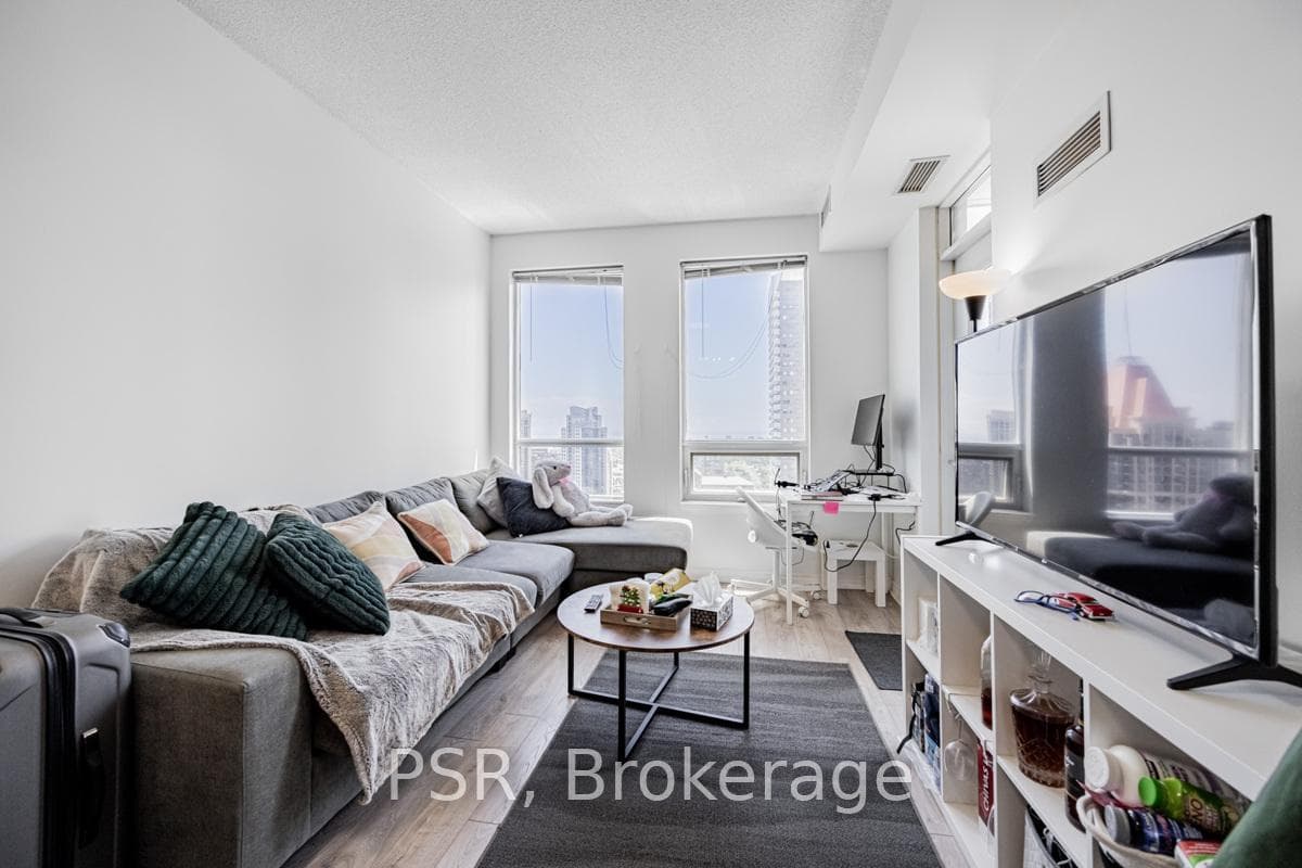 388 Prince of Wales Drive Unit 2811 photo 3