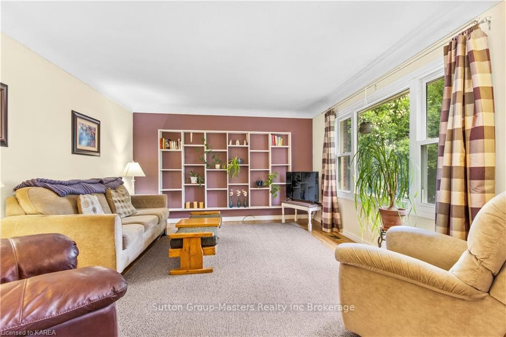 4 BARCLAY Road photo 7