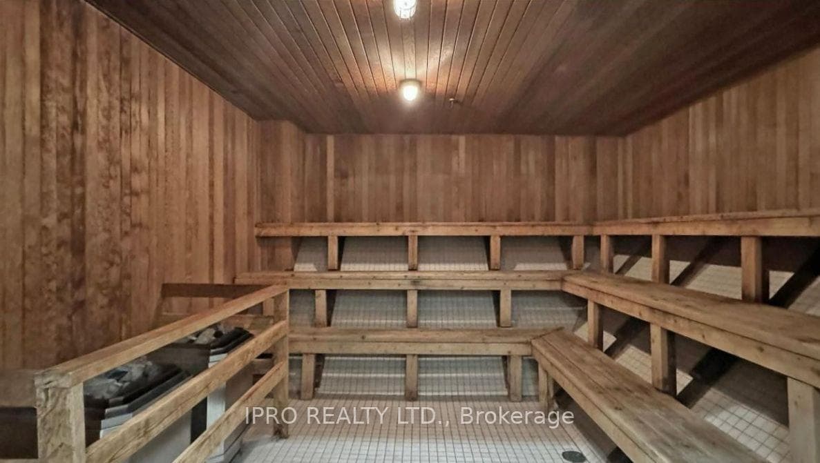 2550 Lawrence Avenue Unit 1114 photo 22
